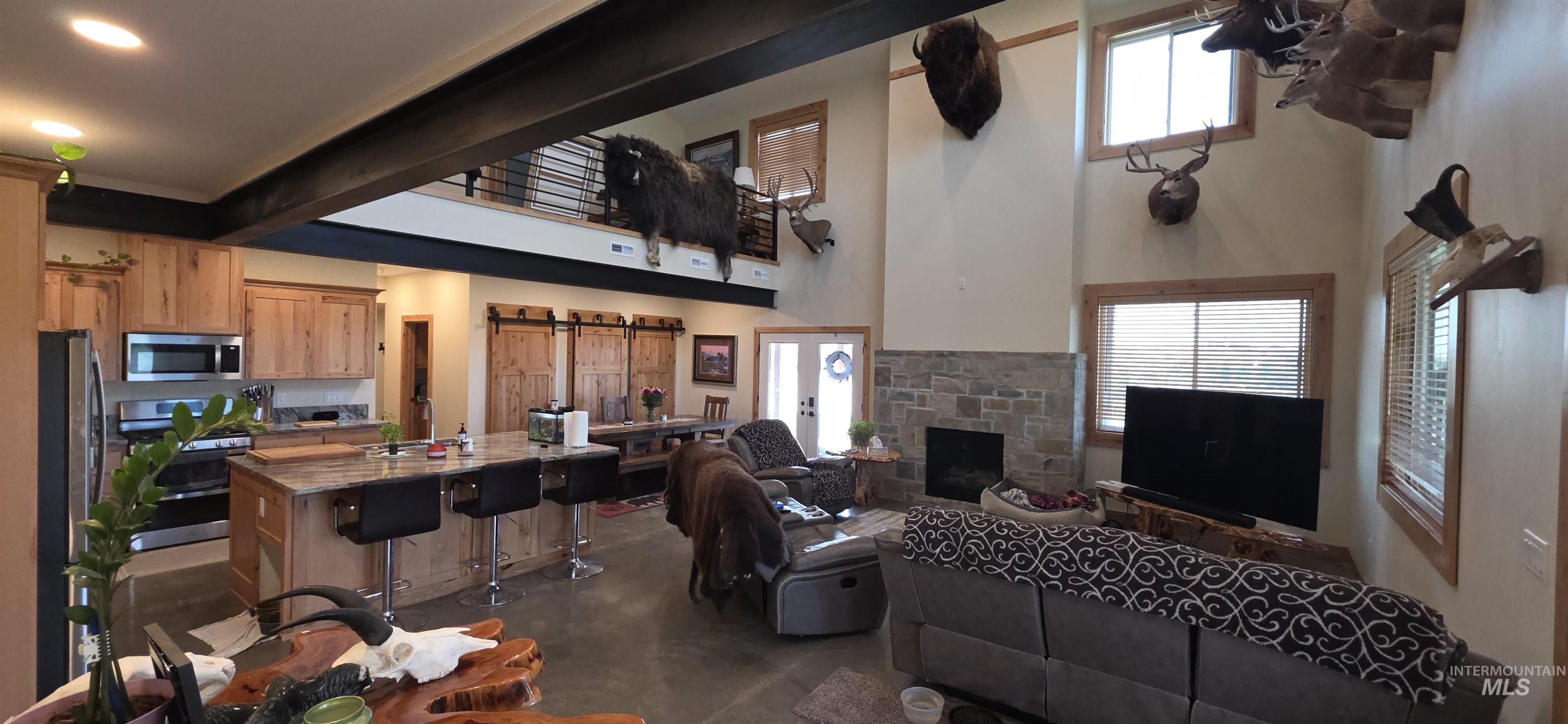 305 Snake River Drive, American Falls, Idaho 83211, 3 Bedrooms, 3 Bathrooms, Residential For Sale, Price $2,290,000,MLS 98997368