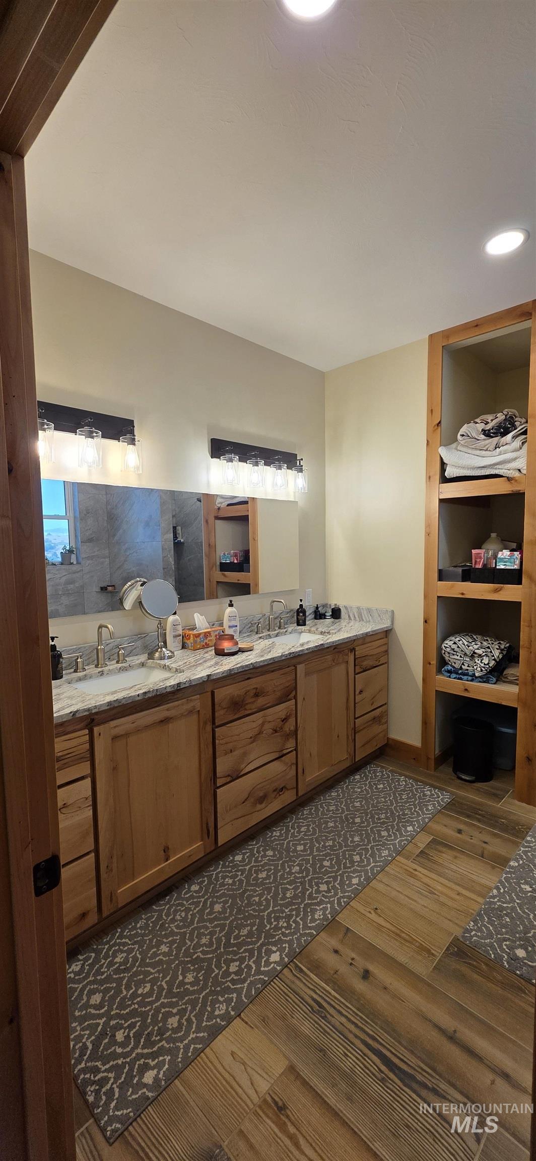 305 Snake River Drive, American Falls, Idaho 83211, 3 Bedrooms, 3 Bathrooms, Residential For Sale, Price $2,290,000,MLS 98997368