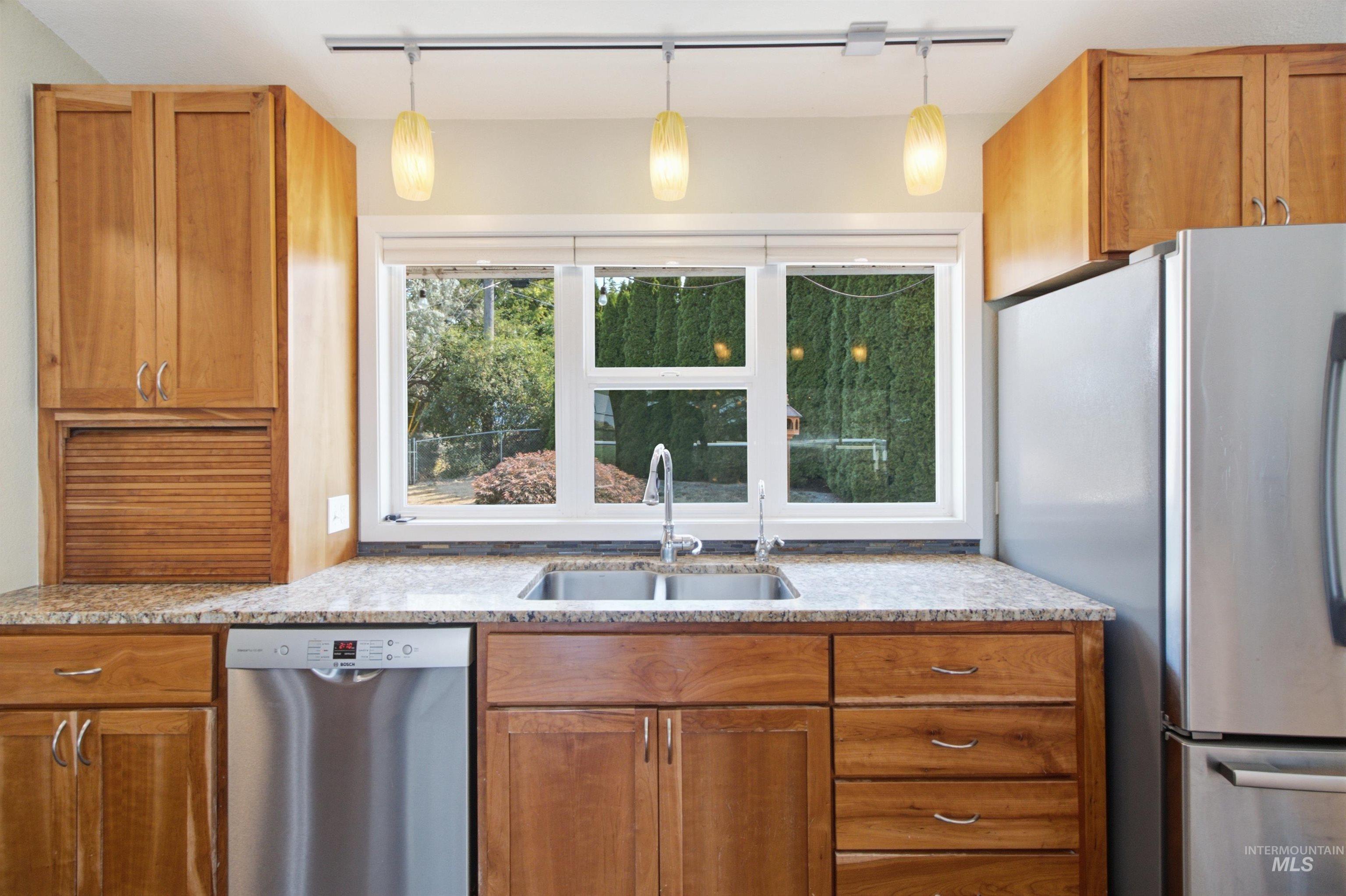 1395 Walenta Dr, Moscow, Idaho 83843, 4 Bedrooms, 3 Bathrooms, Residential For Sale, Price $685,000, 98997372