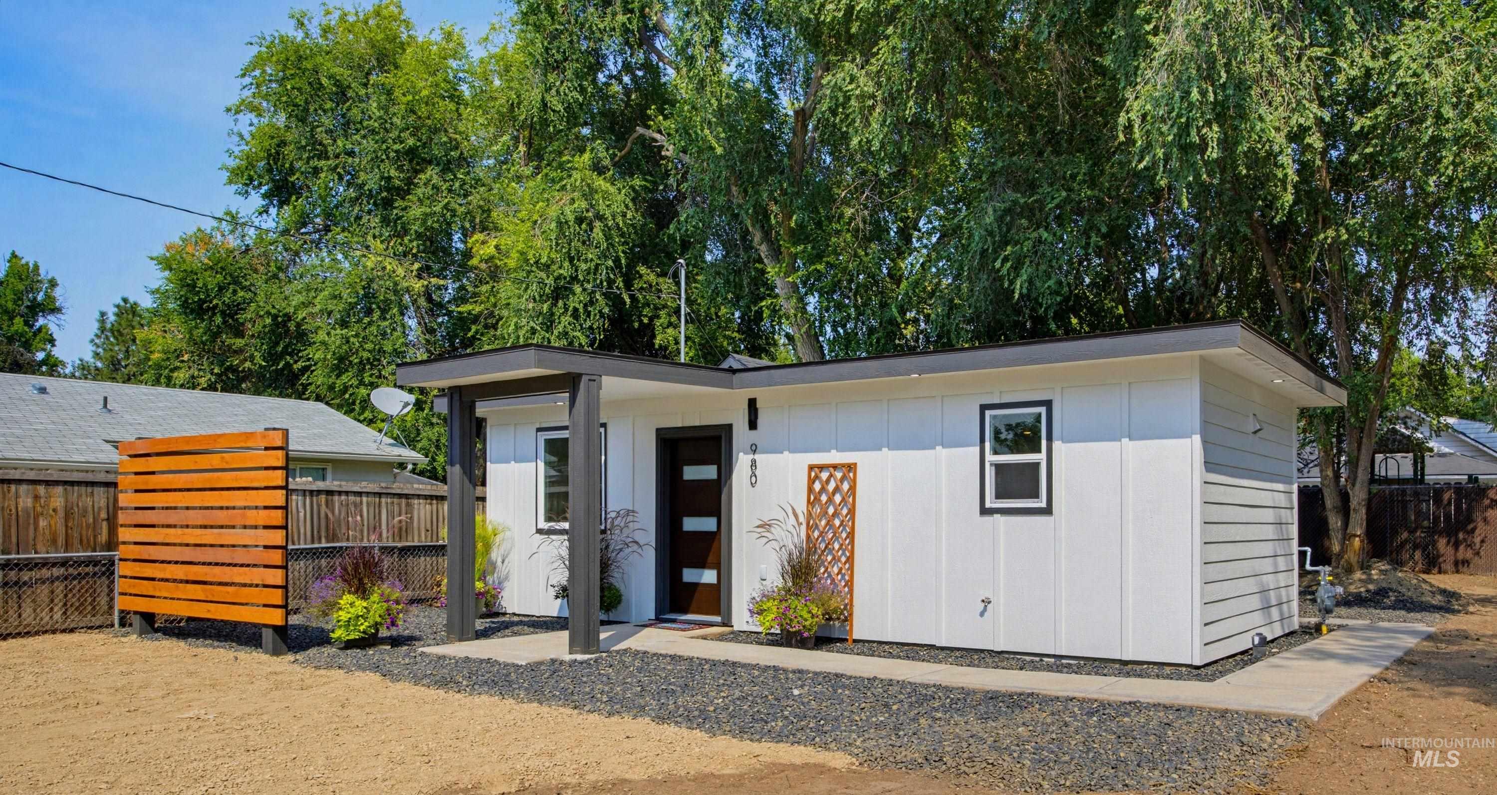 980 N Clithero Dr, Boise, Idaho 83703, 2 Bedrooms, 2 Bathrooms, Residential For Sale, Price $499,900, 98997377