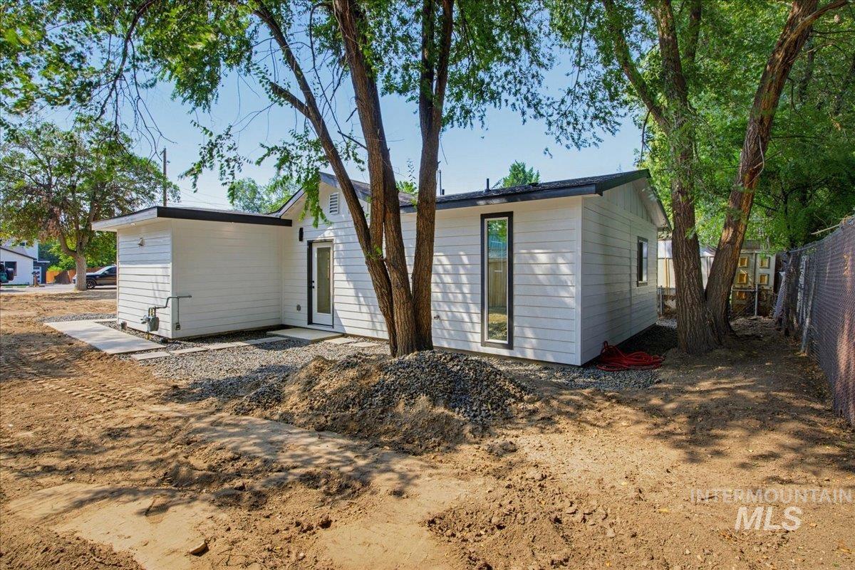980 N Clithero Dr, Boise, Idaho 83703, 2 Bedrooms, 2 Bathrooms, Residential For Sale, Price $499,900, 98997377