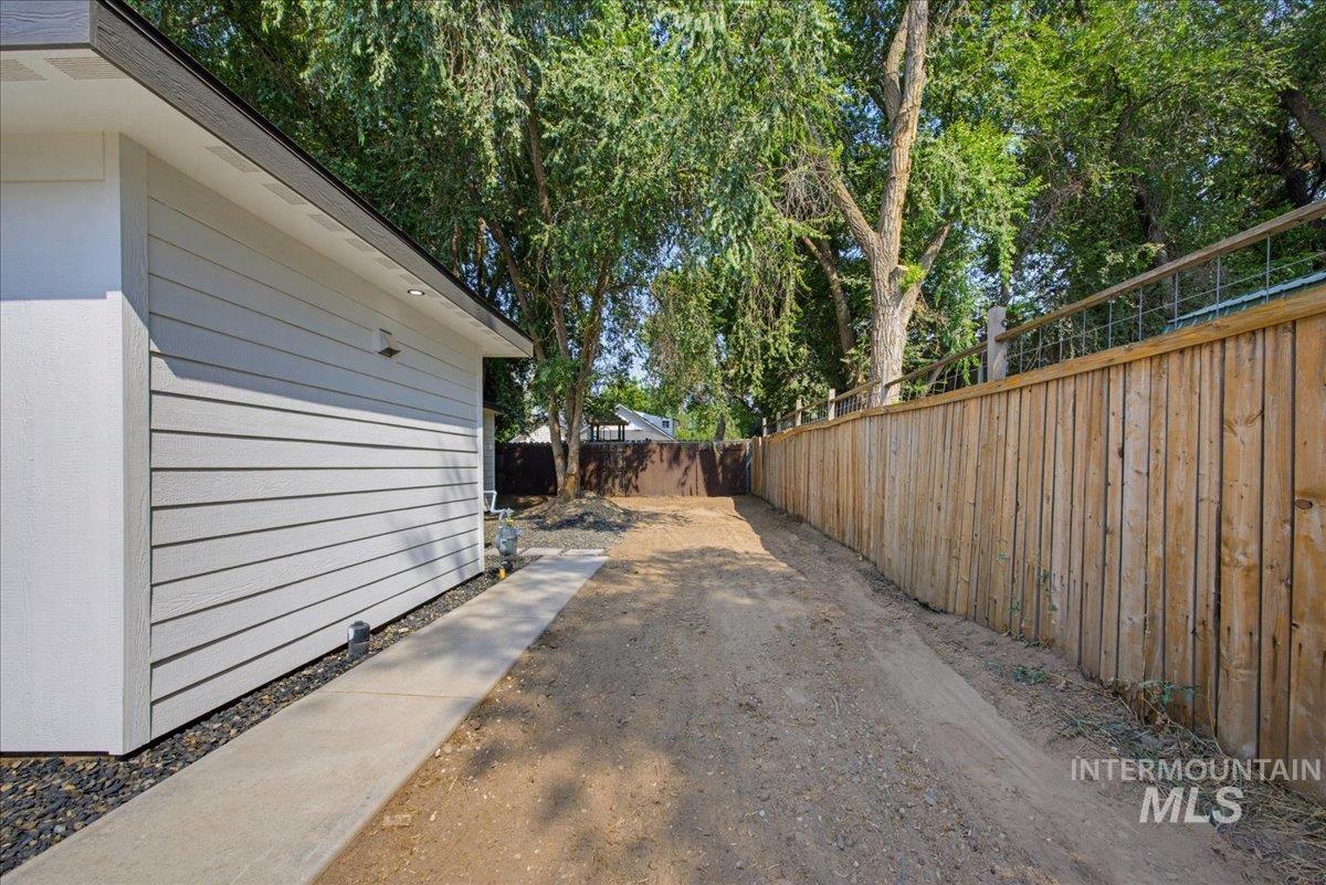 980 N Clithero Dr, Boise, Idaho 83703, 2 Bedrooms, 2 Bathrooms, Residential For Sale, Price $499,900, 98997377