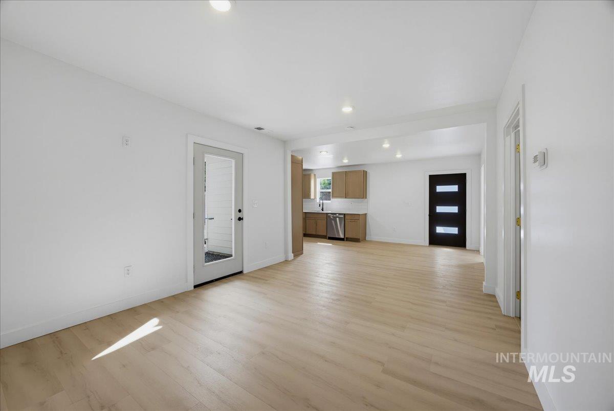 980 N Clithero Dr, Boise, Idaho 83703, 2 Bedrooms, 2 Bathrooms, Residential For Sale, Price $499,900, 98997377