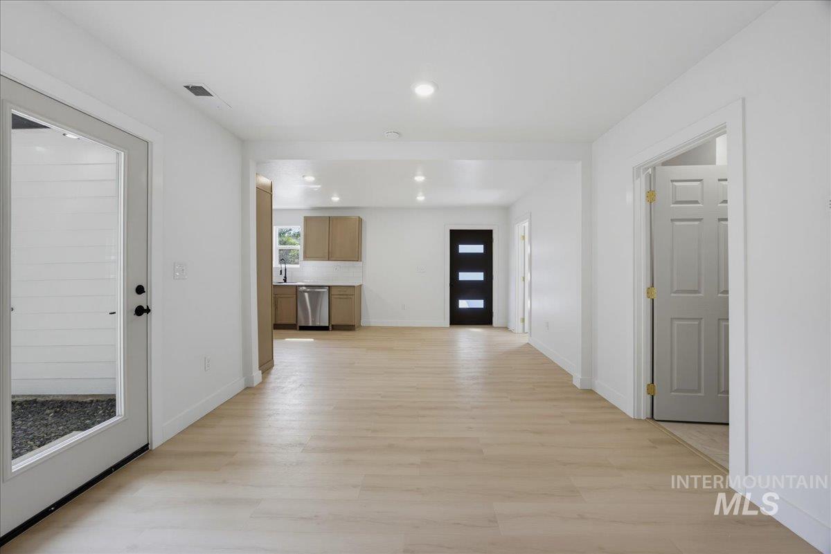 980 N Clithero Dr, Boise, Idaho 83703, 2 Bedrooms, 2 Bathrooms, Residential For Sale, Price $499,900, 98997377