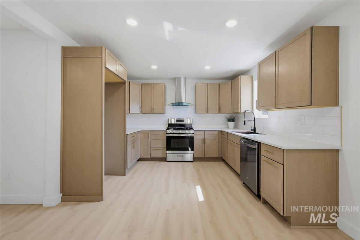 980 N Clithero Dr, Boise, Idaho 83703, 2 Bedrooms, 2 Bathrooms, Residential For Sale, Price $499,900, 98997377