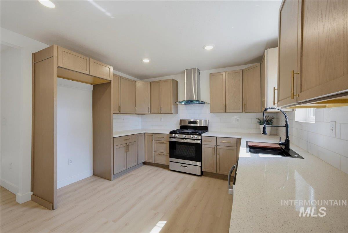 980 N Clithero Dr, Boise, Idaho 83703, 2 Bedrooms, 2 Bathrooms, Residential For Sale, Price $499,900, 98997377