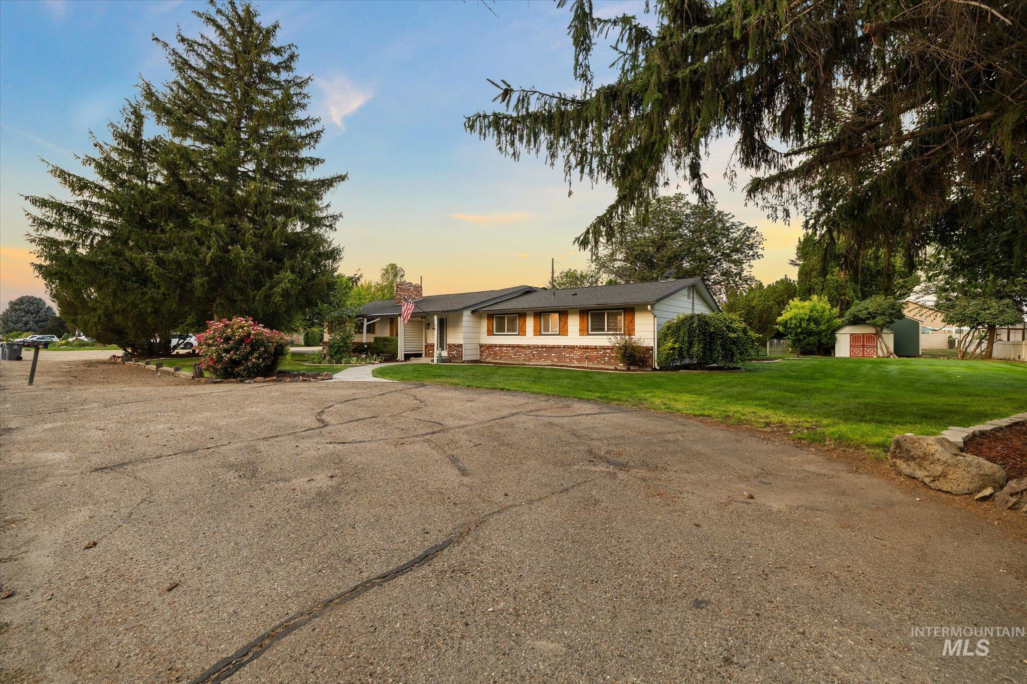 20 N Jefferson St, Nampa, Idaho 83651, 3 Bedrooms, 2.5 Bathrooms, Residential For Sale, Price $564,900, 98997379