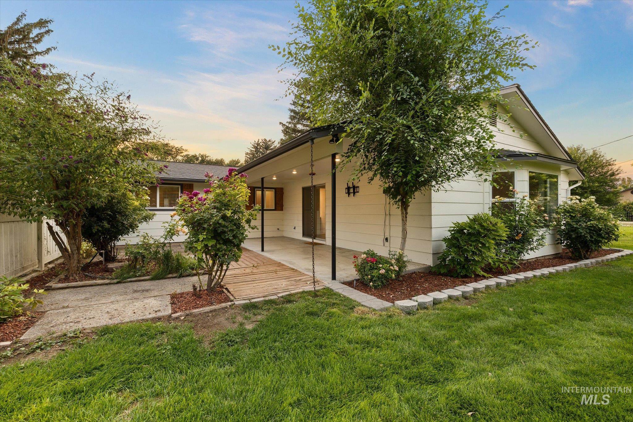 20 N Jefferson St, Nampa, Idaho 83651, 3 Bedrooms, 2.5 Bathrooms, Residential For Sale, Price $564,900, 98997379