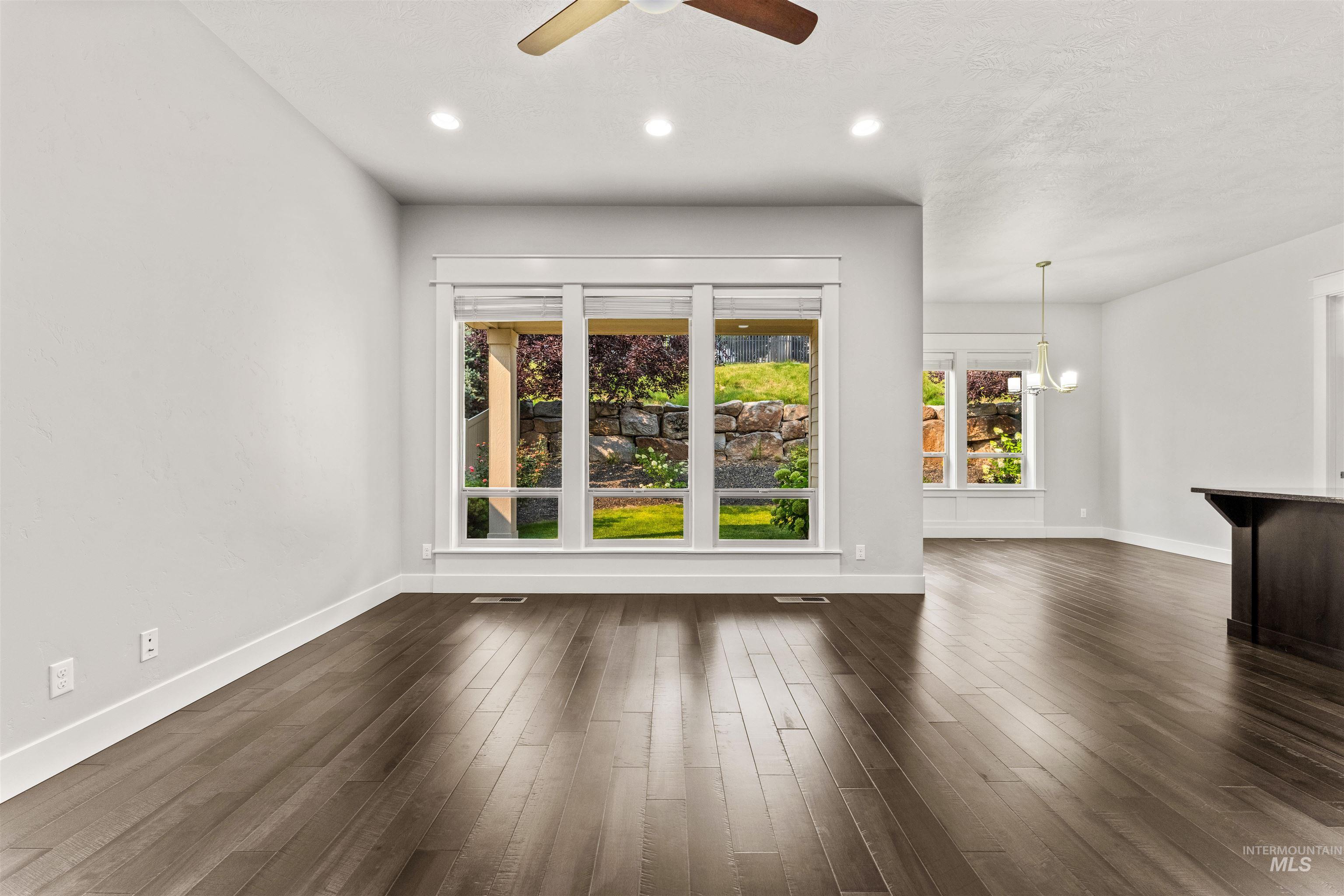 1037 E Radiant Ridge Dr., Meridian, Idaho 83642, 3 Bedrooms, 2 Bathrooms, Residential For Sale, Price $549,990, 98997380