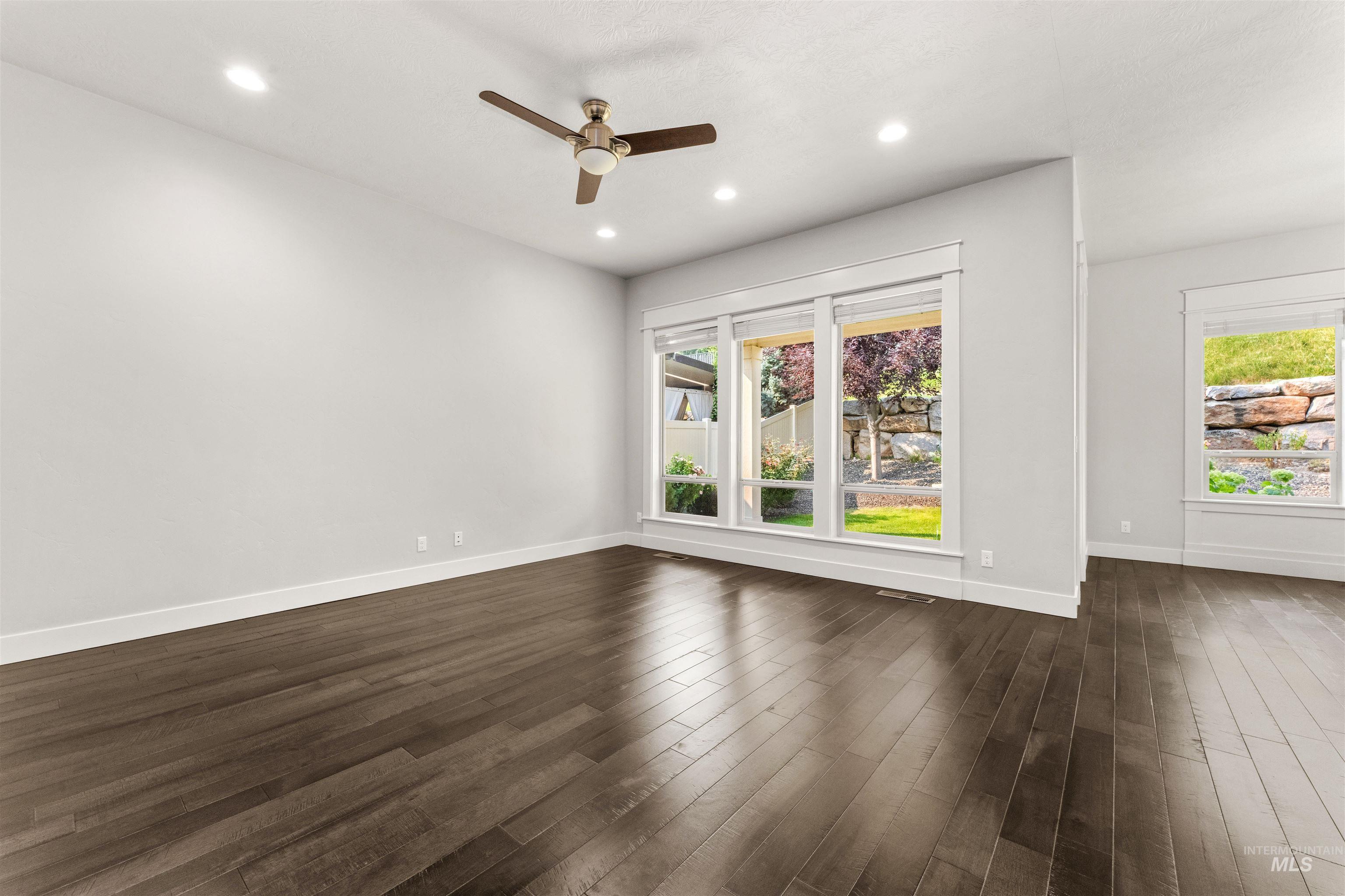 1037 E Radiant Ridge Dr., Meridian, Idaho 83642, 3 Bedrooms, 2 Bathrooms, Residential For Sale, Price $549,990, 98997380