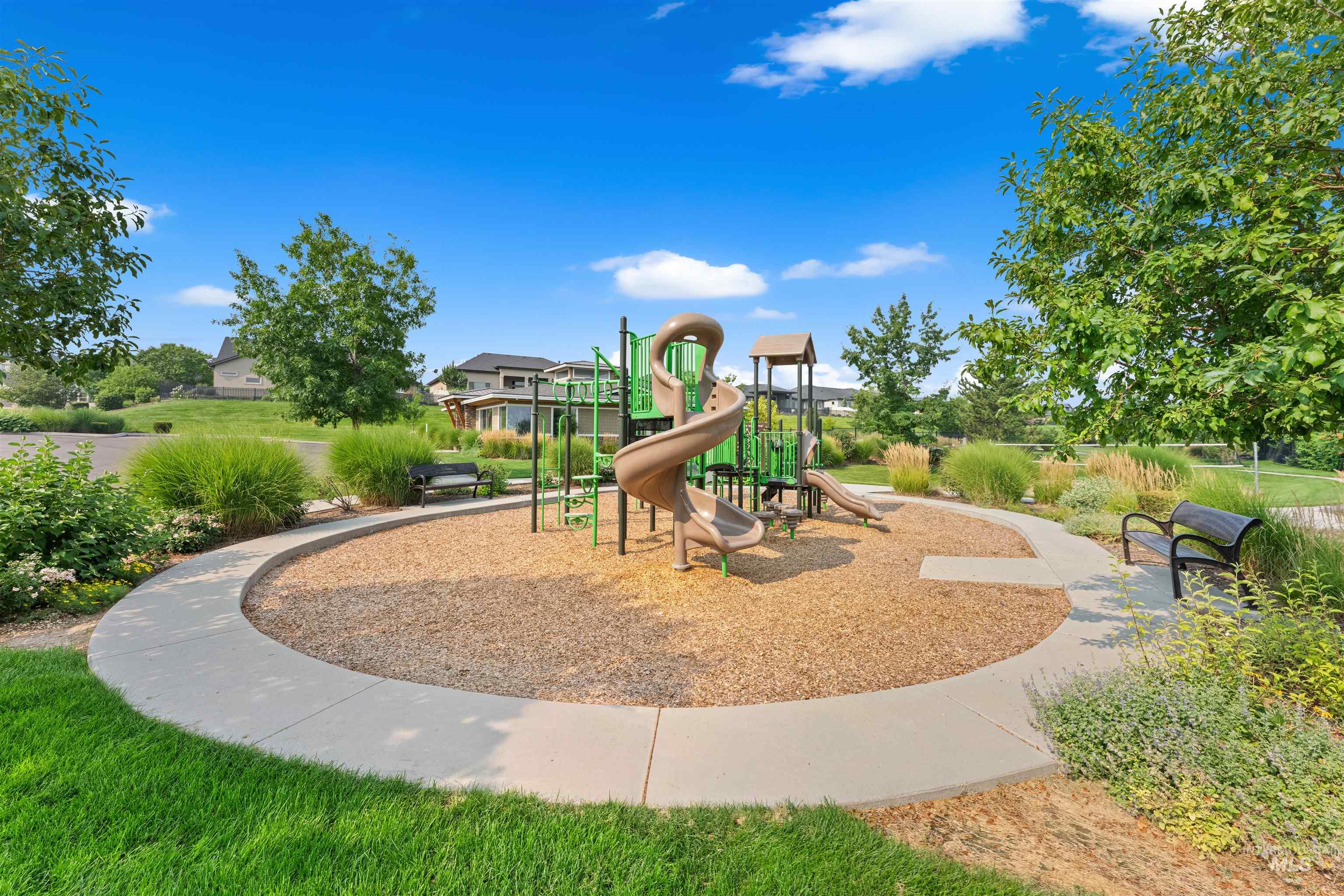 1037 E Radiant Ridge Dr., Meridian, Idaho 83642, 3 Bedrooms, 2 Bathrooms, Residential For Sale, Price $515,000,MLS 98997380