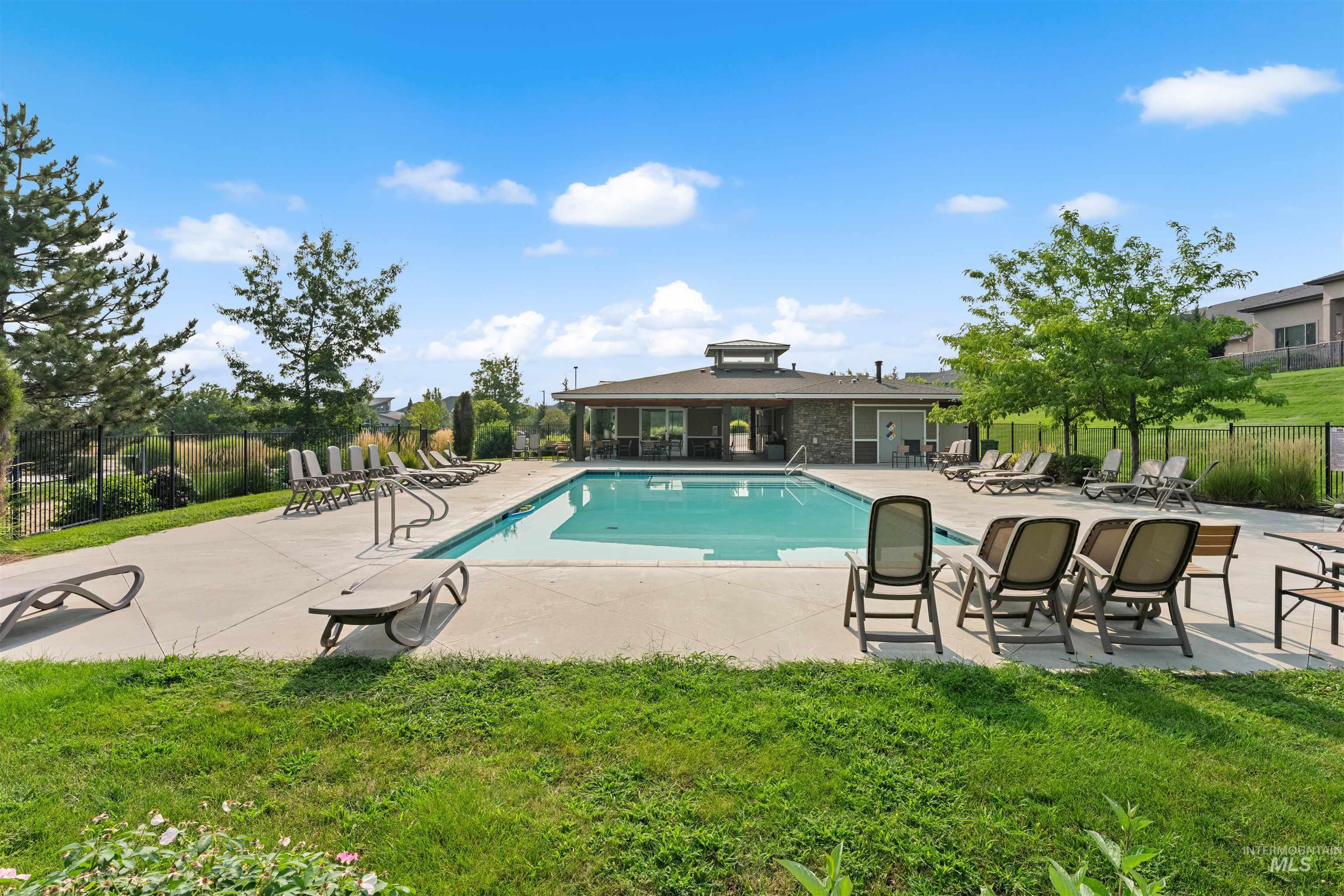 1037 E Radiant Ridge Dr., Meridian, Idaho 83642, 3 Bedrooms, 2 Bathrooms, Residential For Sale, Price $549,990, 98997380