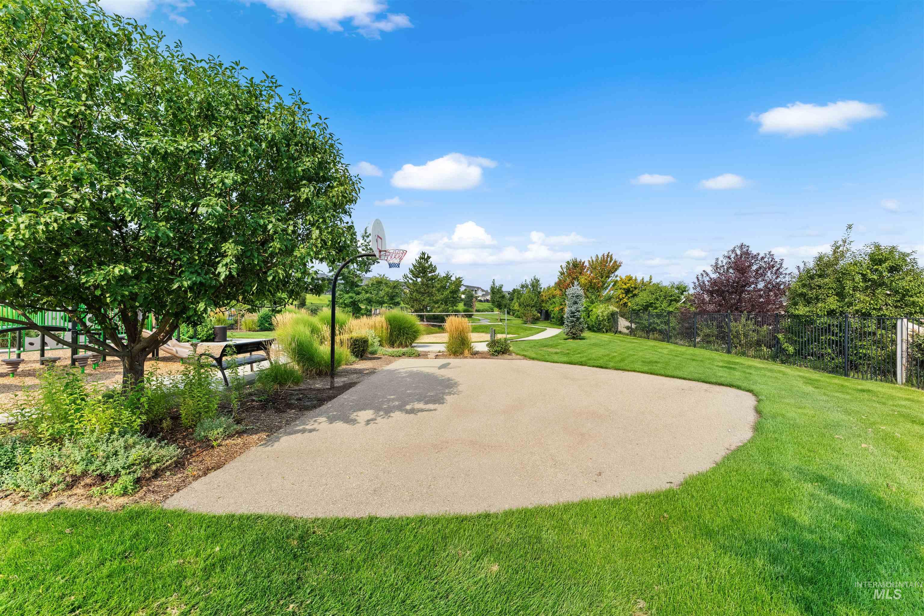 1037 E Radiant Ridge Dr., Meridian, Idaho 83642, 3 Bedrooms, 2 Bathrooms, Residential For Sale, Price $549,990, 98997380