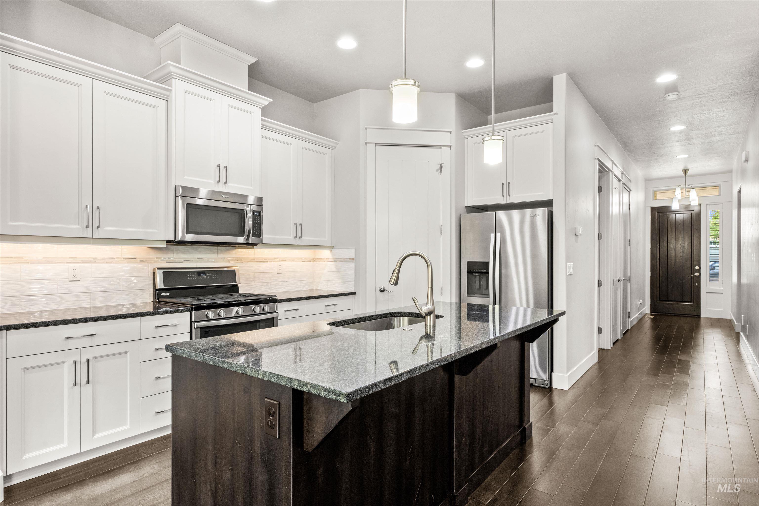 1037 E Radiant Ridge Dr., Meridian, Idaho 83642, 3 Bedrooms, 2 Bathrooms, Residential For Sale, Price $549,990, 98997380