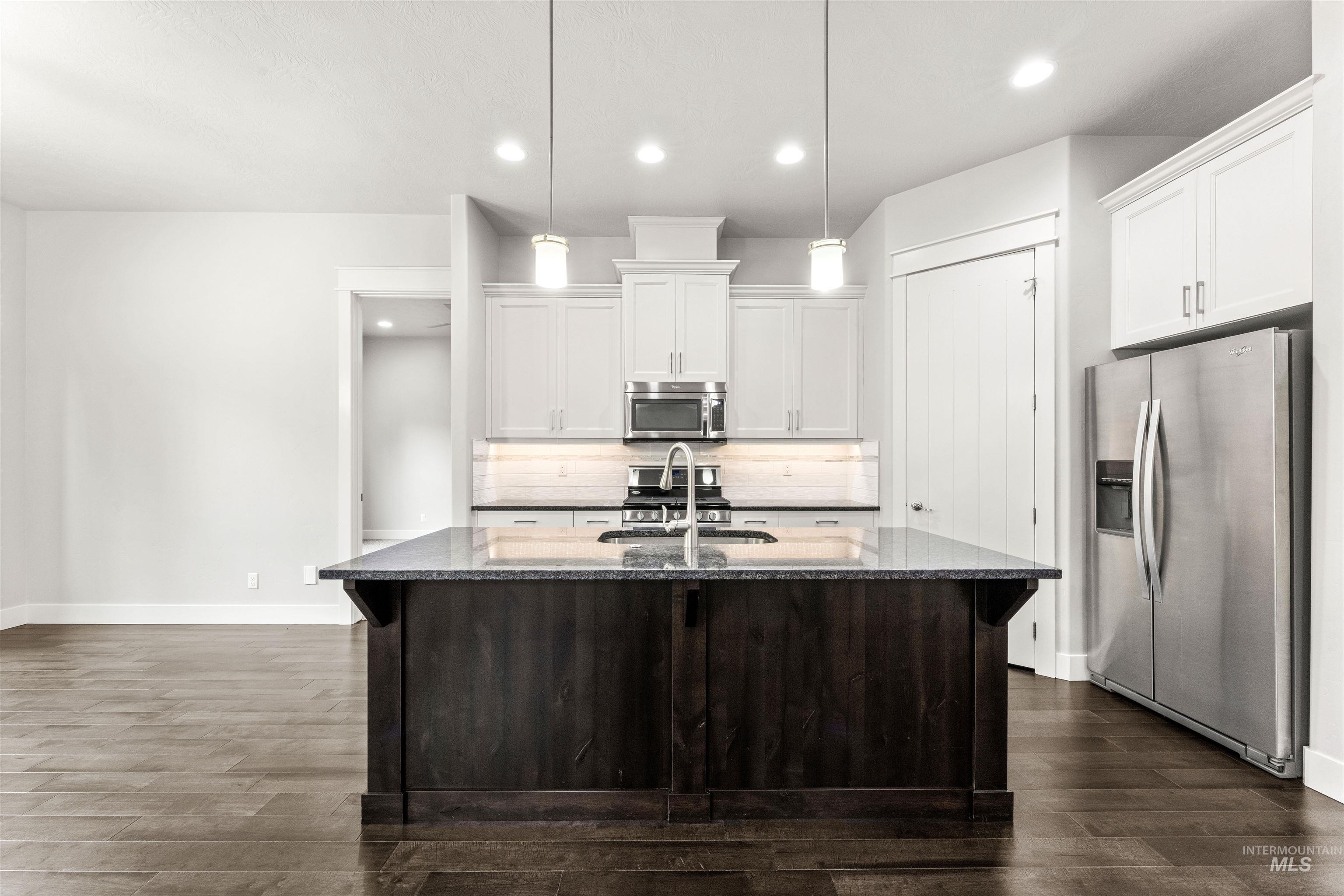 1037 E Radiant Ridge Dr., Meridian, Idaho 83642, 3 Bedrooms, 2 Bathrooms, Residential For Sale, Price $549,990, 98997380
