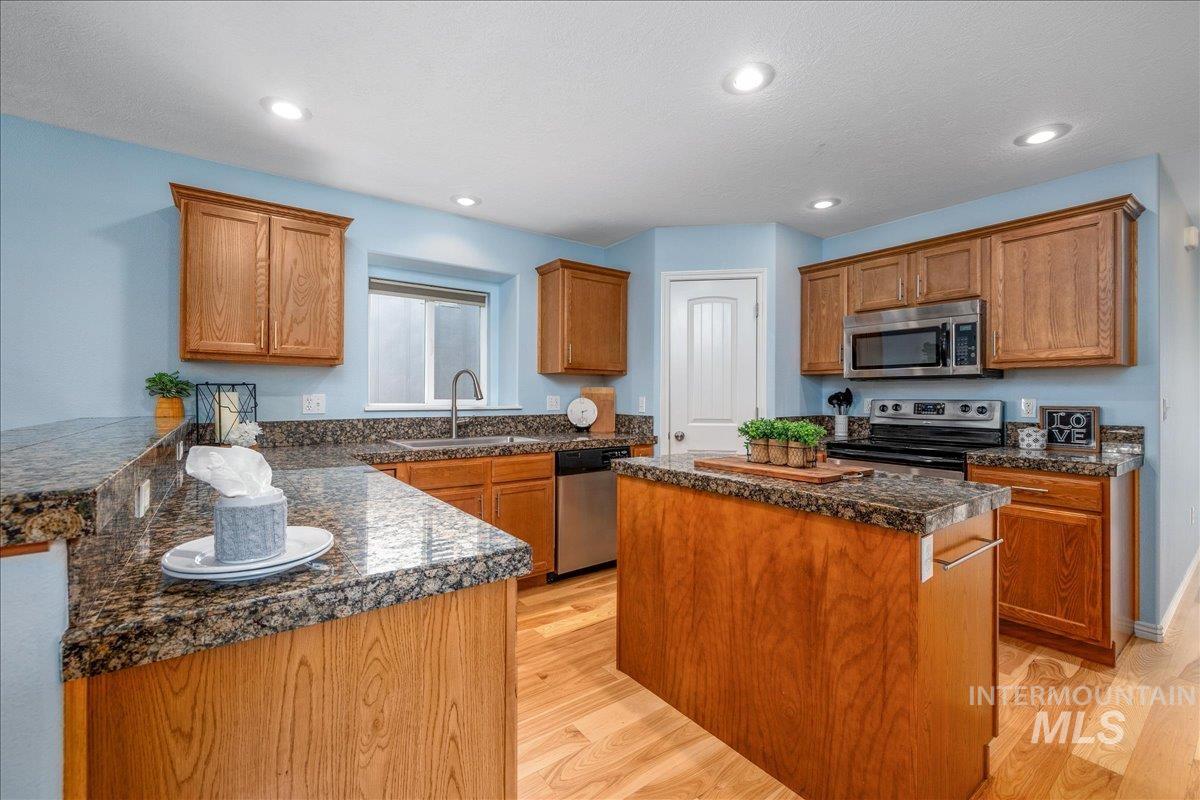 1624 S Colorado St, Boise, Idaho 83706, 4 Bedrooms, 3.5 Bathrooms, Residential For Sale, Price $620,000,MLS 98997381