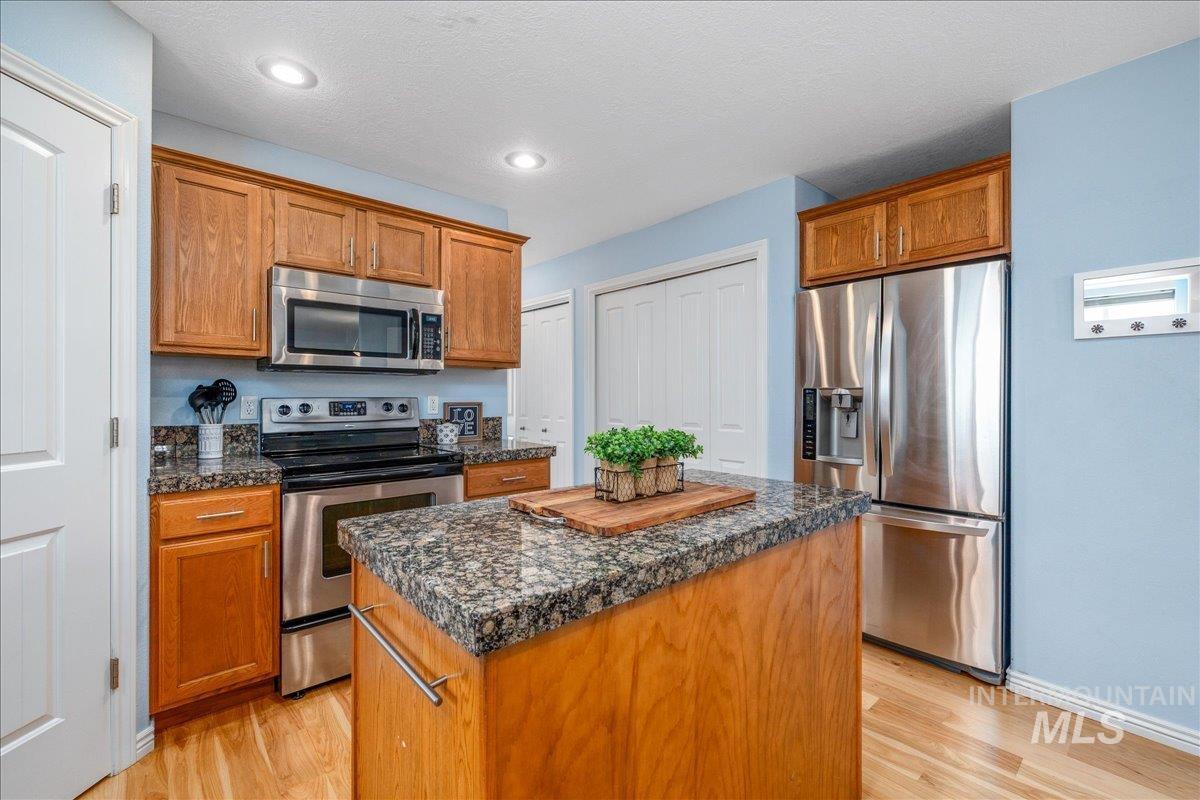 1624 S Colorado St, Boise, Idaho 83706, 4 Bedrooms, 3.5 Bathrooms, Residential For Sale, Price $620,000,MLS 98997381