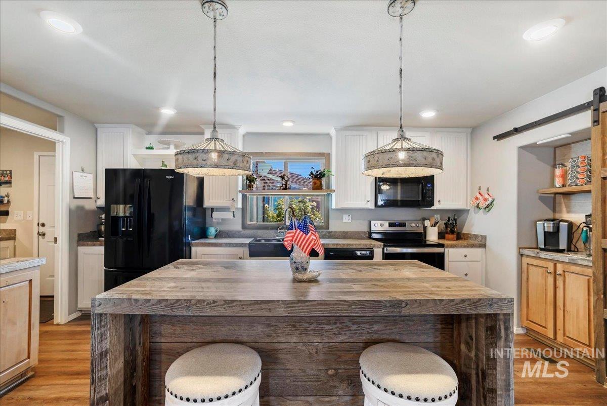 910 Moon Glo Rd, Buhl, Idaho 83316, 3 Bedrooms, 2 Bathrooms, Residential For Sale, Price $212,000, 98997382