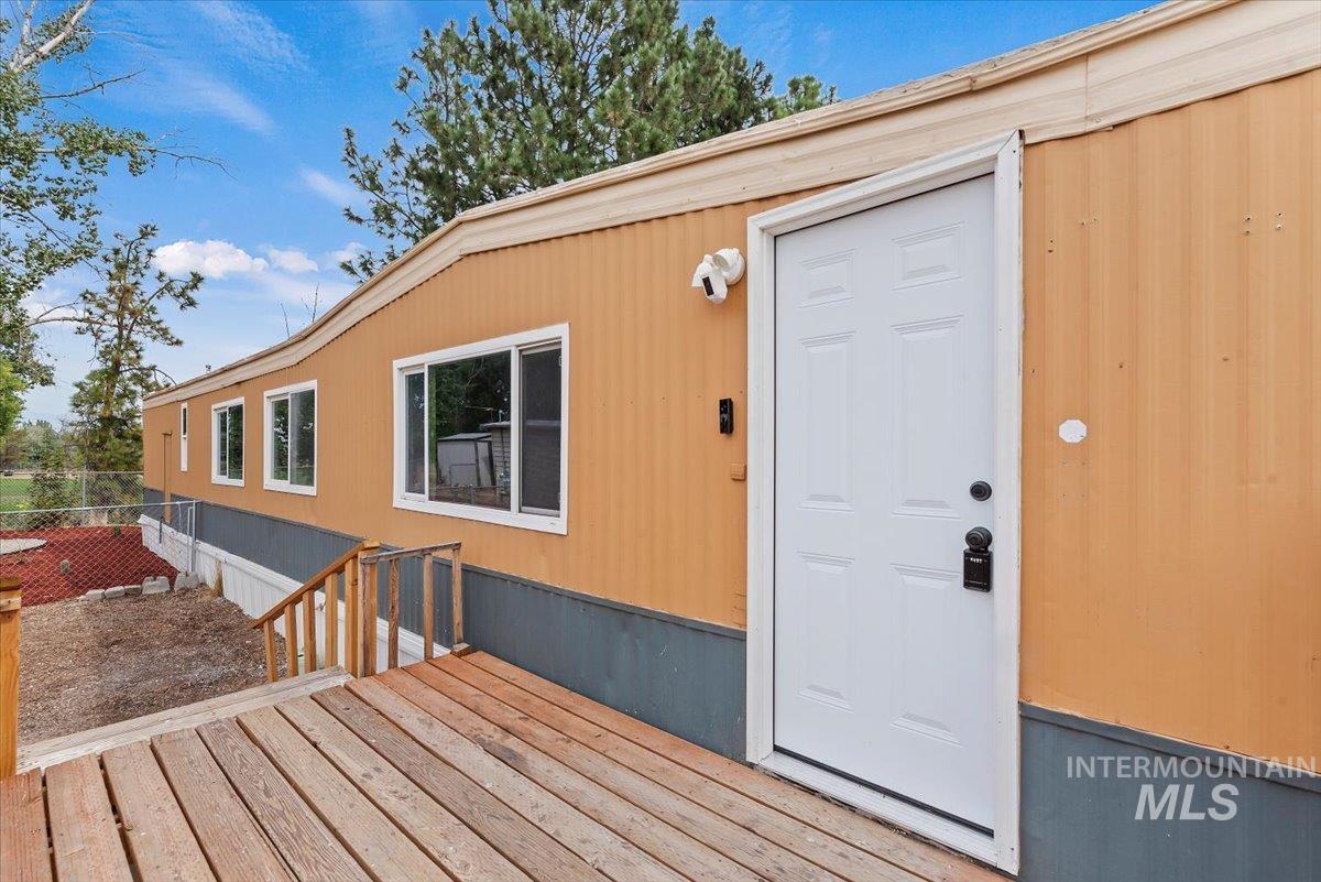 314 W Cherry Ln, Meridian, Idaho 83642, 3 Bedrooms, 1 Bathroom, Residential For Sale, Price $98,000,MLS 98997383