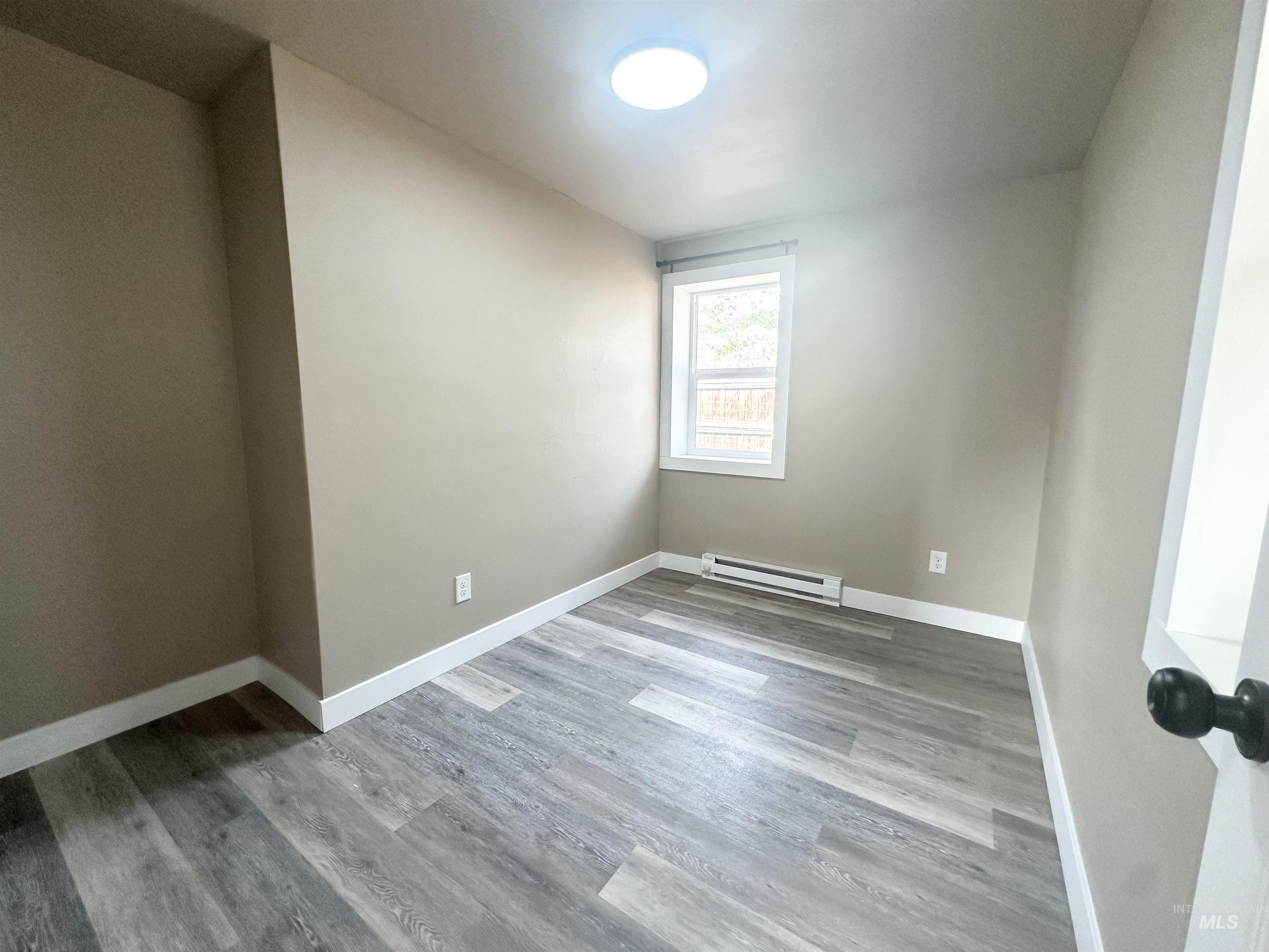 421 Elm St N, Twin Falls, Idaho 83301, 2 Bedrooms, 1 Bathroom, Residential For Sale, Price $259,900, 98997385