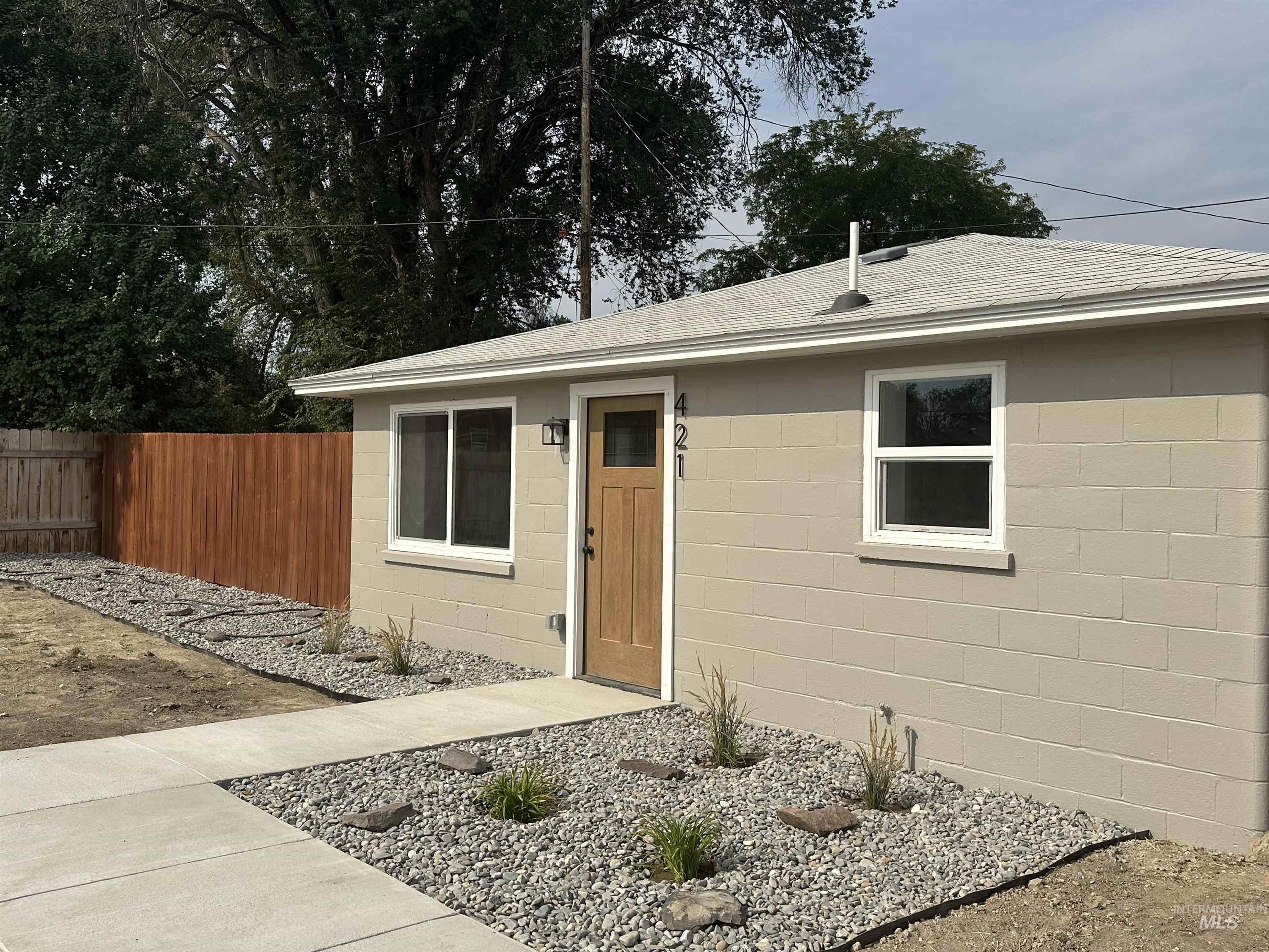 421 Elm St N, Twin Falls, Idaho 83301, 2 Bedrooms, 1 Bathroom, Residential For Sale, Price $259,900, 98997385