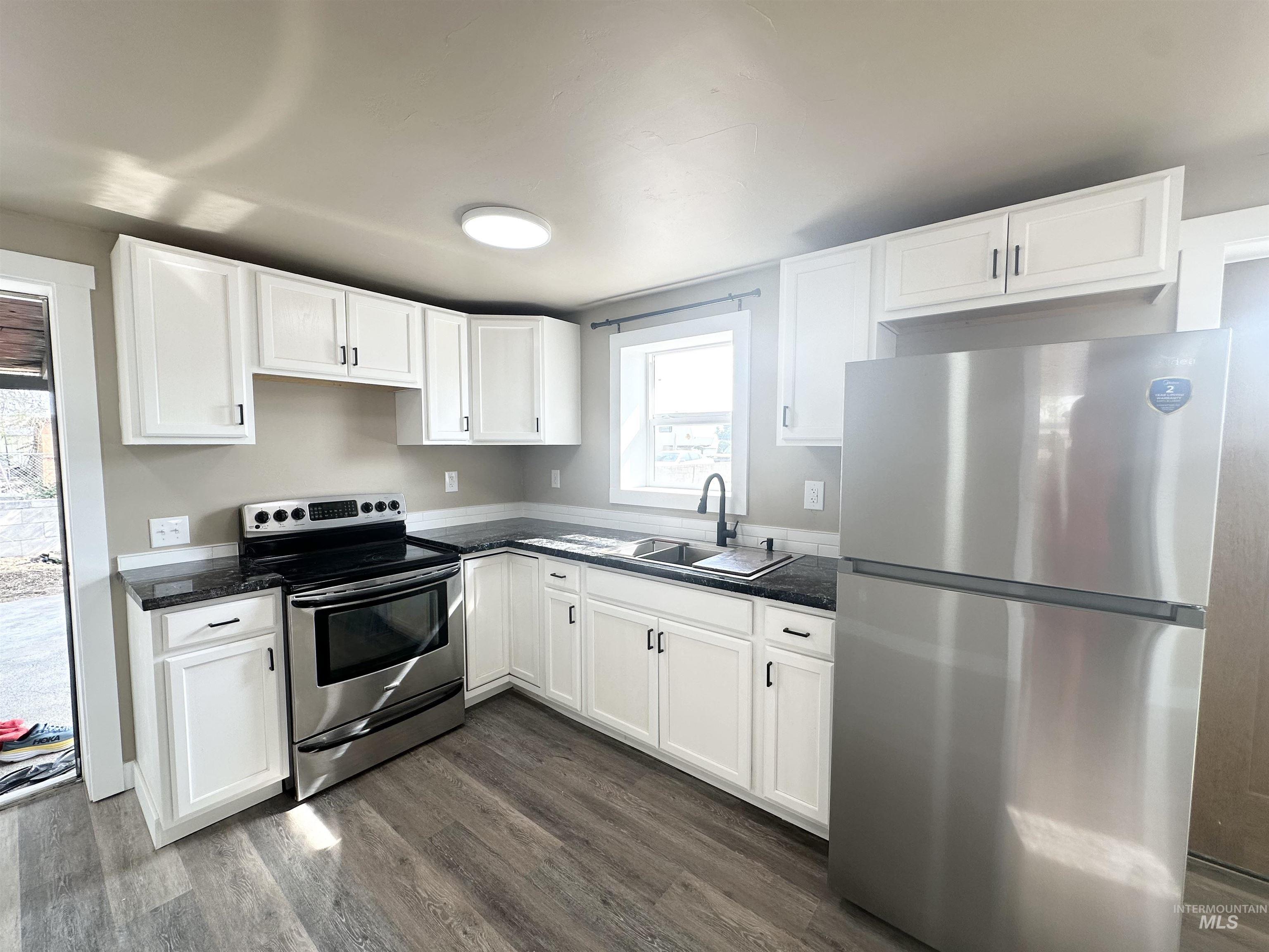 421 Elm St N, Twin Falls, Idaho 83301, 2 Bedrooms, 1 Bathroom, Residential For Sale, Price $259,900, 98997385
