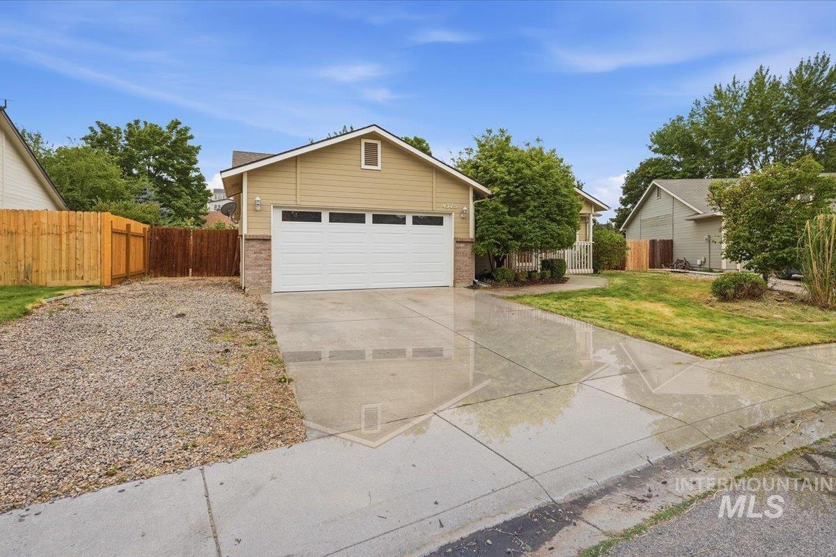 4375 S Timridge Way, Boise, Idaho 83716, 3 Bedrooms, 2 Bathrooms, Residential For Sale, Price $435,000, 98997387