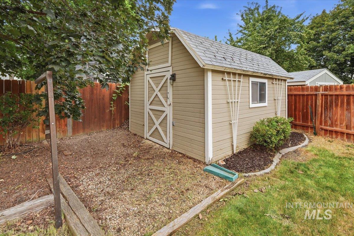 4375 S Timridge Way, Boise, Idaho 83716, 3 Bedrooms, 2 Bathrooms, Residential For Sale, Price $435,000, 98997387