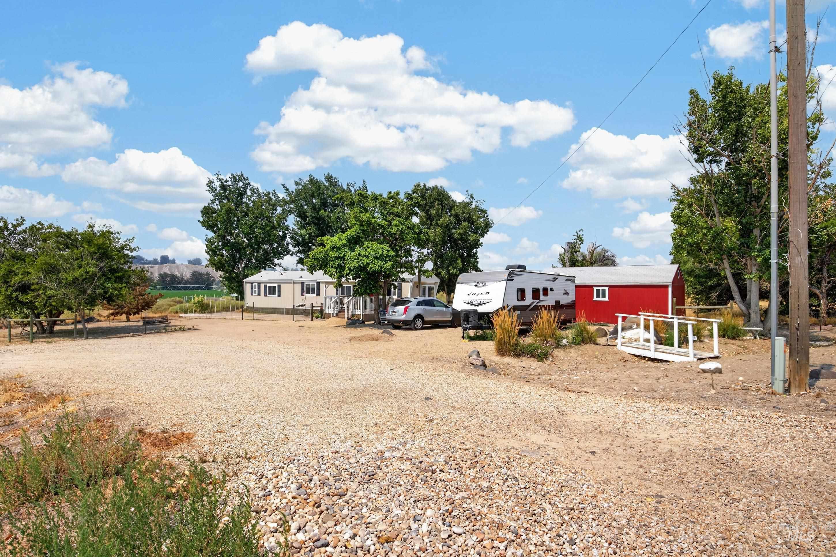 7417 Map Rock Rd, Caldwell, Idaho 83607, 2 Bedrooms, 2 Bathrooms, Residential For Sale, Price $275,000,MLS 98997391