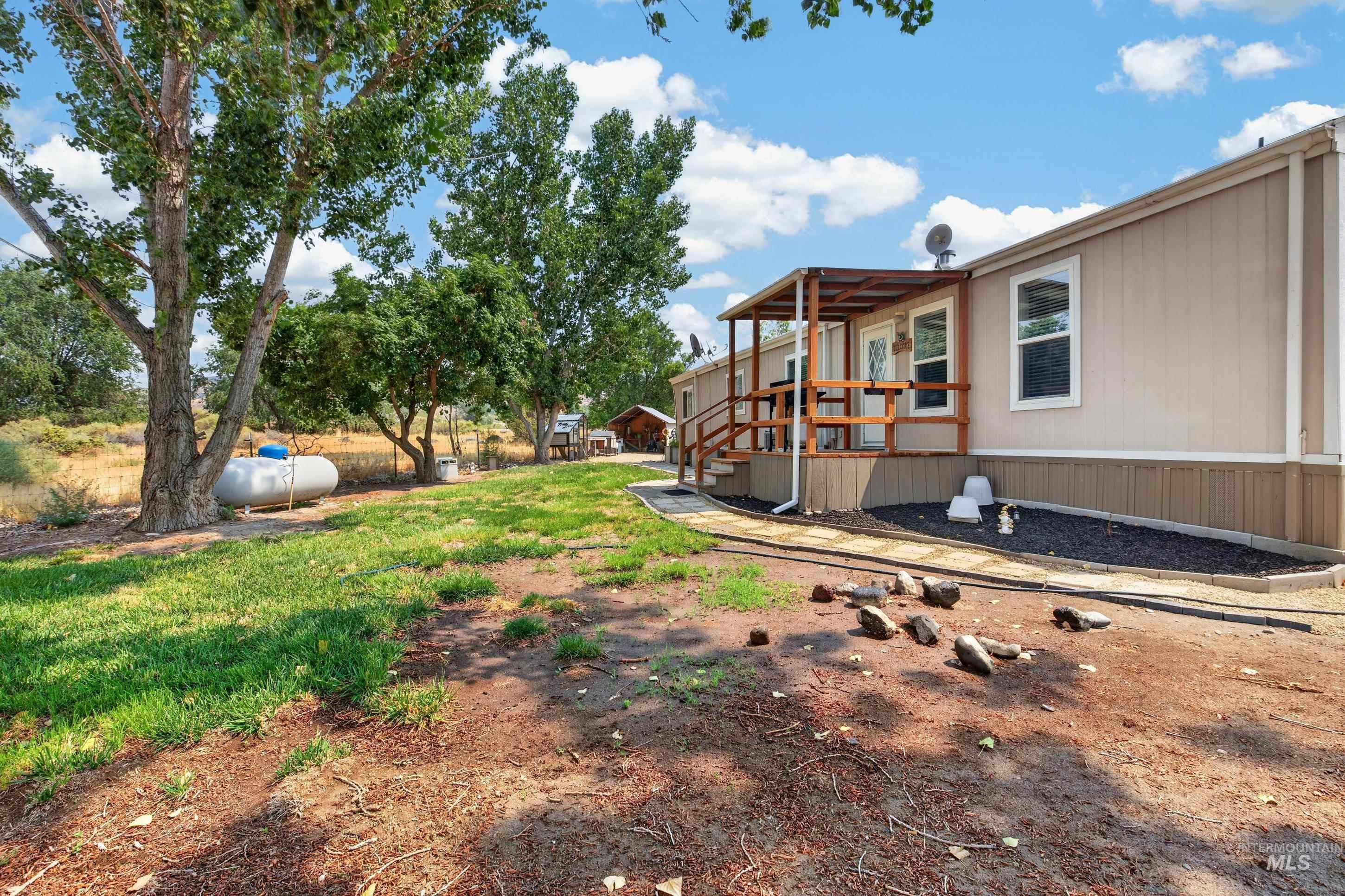 7417 Map Rock Rd, Caldwell, Idaho 83607, 2 Bedrooms, 2 Bathrooms, Residential For Sale, Price $275,000,MLS 98997391