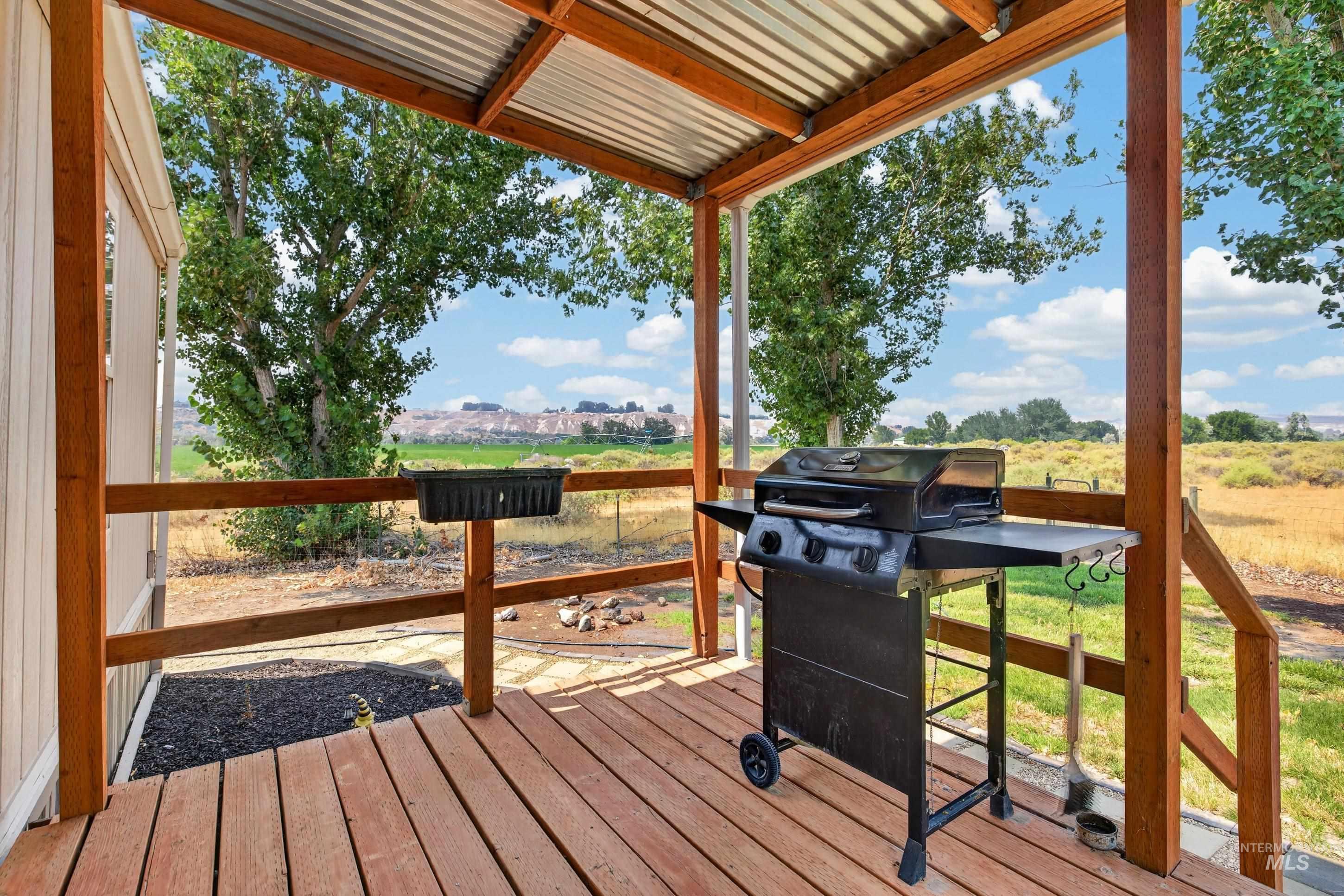 7417 Map Rock Rd, Caldwell, Idaho 83607, 2 Bedrooms, 2 Bathrooms, Residential For Sale, Price $275,000,MLS 98997391