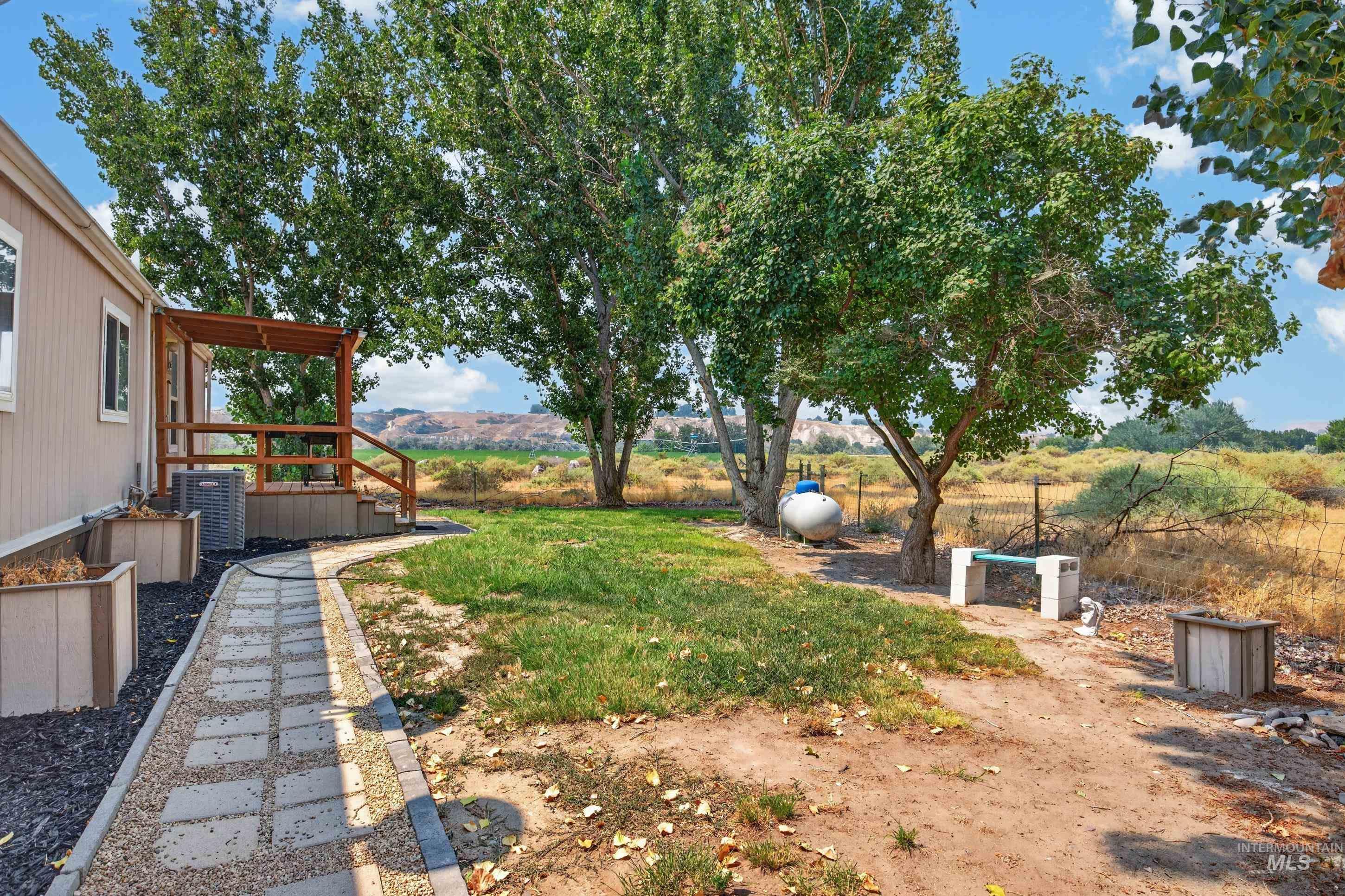 7417 Map Rock Rd, Caldwell, Idaho 83607, 2 Bedrooms, 2 Bathrooms, Residential For Sale, Price $275,000,MLS 98997391