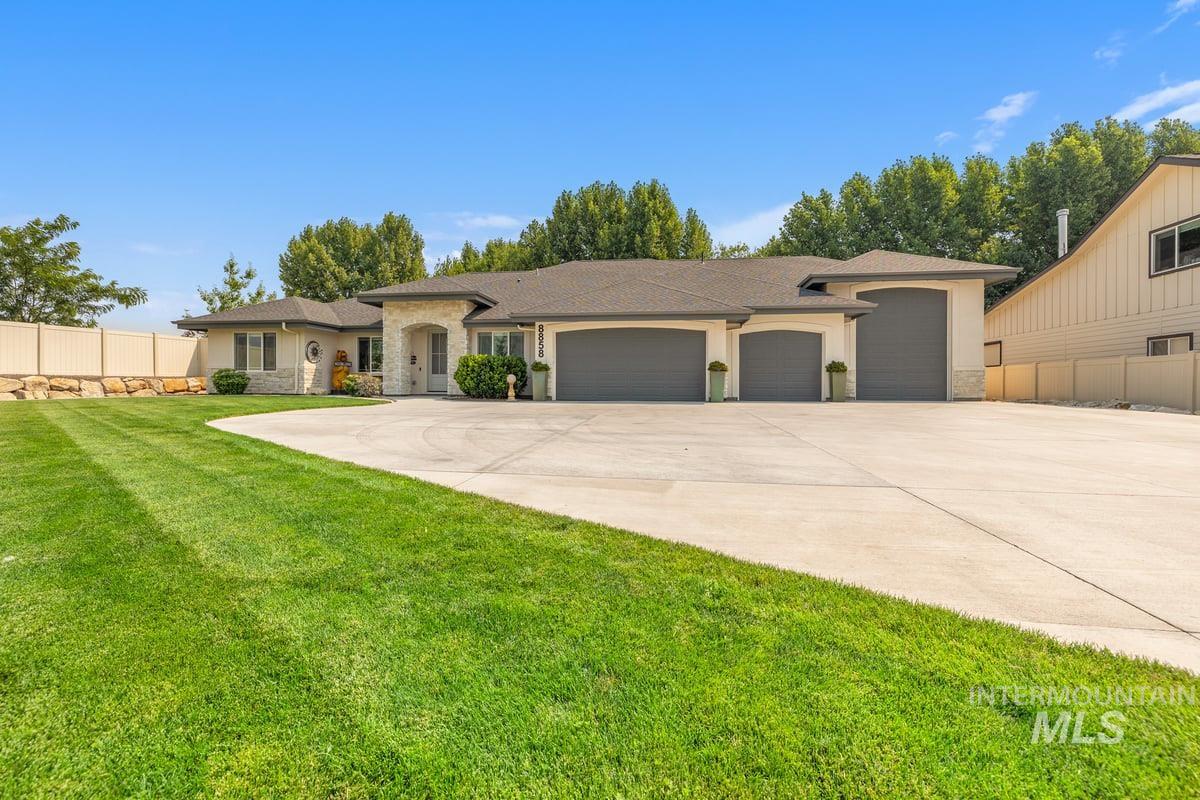 8858 S Fuego, Kuna, Idaho 83634, 4 Bedrooms, 3.5 Bathrooms, Residential For Sale, Price $995,900,MLS 98997393