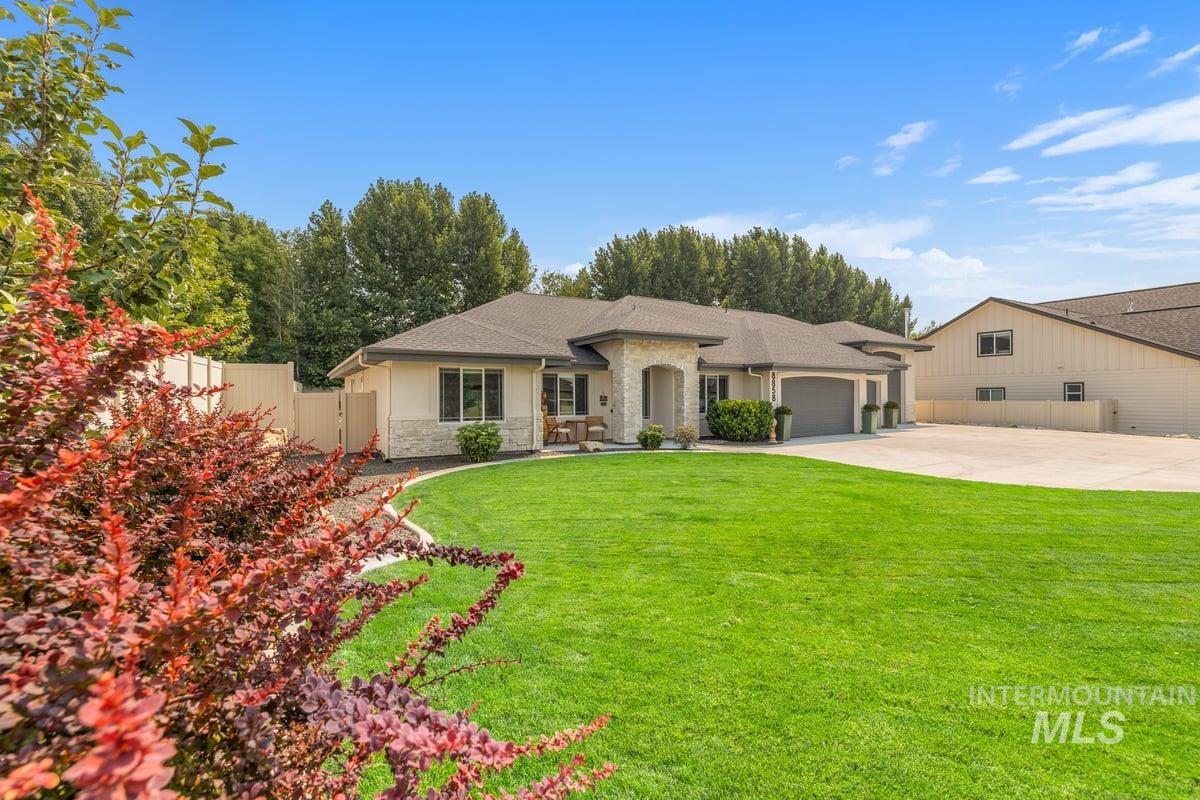 8858 S Fuego, Kuna, Idaho 83634, 4 Bedrooms, 3.5 Bathrooms, Residential For Sale, Price $995,900,MLS 98997393