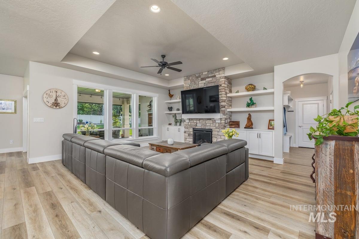 8858 S Fuego, Kuna, Idaho 83634, 4 Bedrooms, 3.5 Bathrooms, Residential For Sale, Price $995,900,MLS 98997393