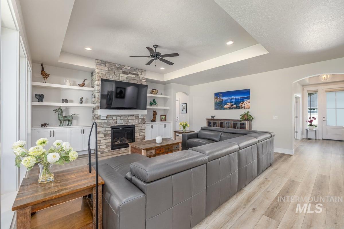 8858 S Fuego, Kuna, Idaho 83634, 4 Bedrooms, 3.5 Bathrooms, Residential For Sale, Price $995,900,MLS 98997393
