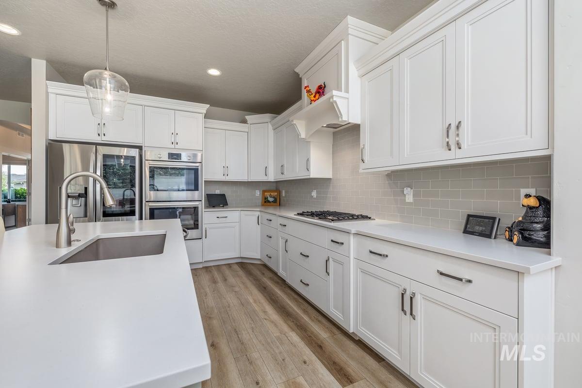 8858 S Fuego, Kuna, Idaho 83634, 4 Bedrooms, 3.5 Bathrooms, Residential For Sale, Price $995,900,MLS 98997393