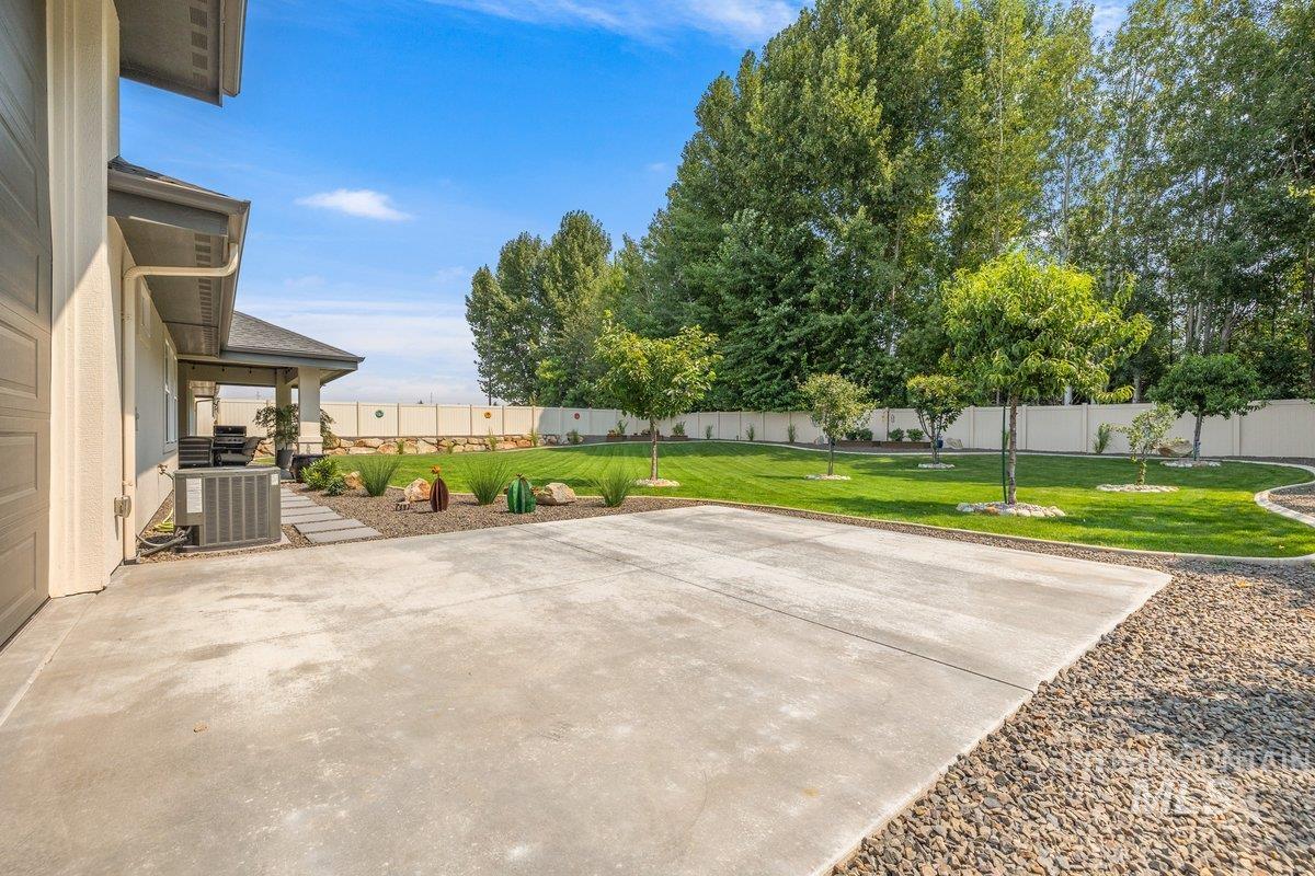 8858 S Fuego, Kuna, Idaho 83634, 4 Bedrooms, 3.5 Bathrooms, Residential For Sale, Price $995,900,MLS 98997393