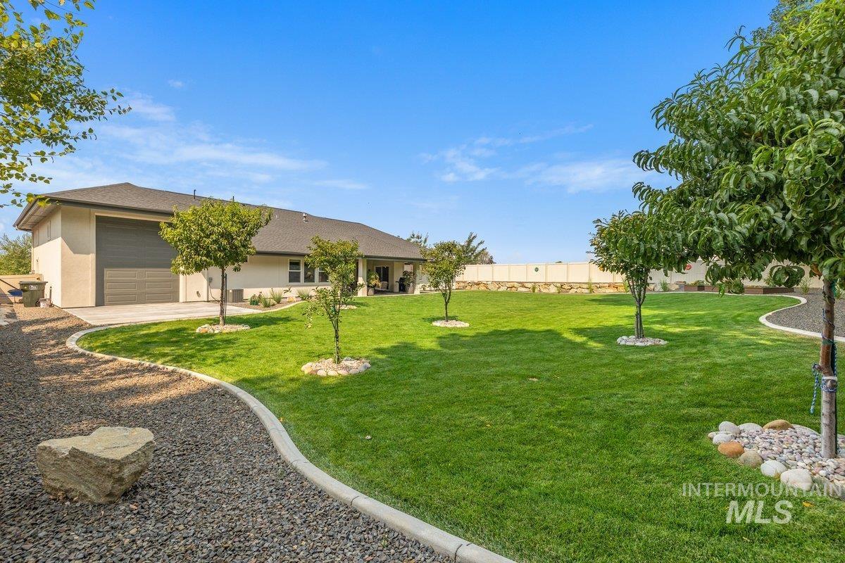 8858 S Fuego, Kuna, Idaho 83634, 4 Bedrooms, 3.5 Bathrooms, Residential For Sale, Price $995,900,MLS 98997393