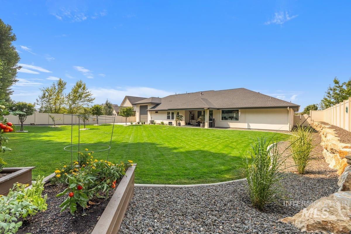 8858 S Fuego, Kuna, Idaho 83634, 4 Bedrooms, 3.5 Bathrooms, Residential For Sale, Price $995,900,MLS 98997393
