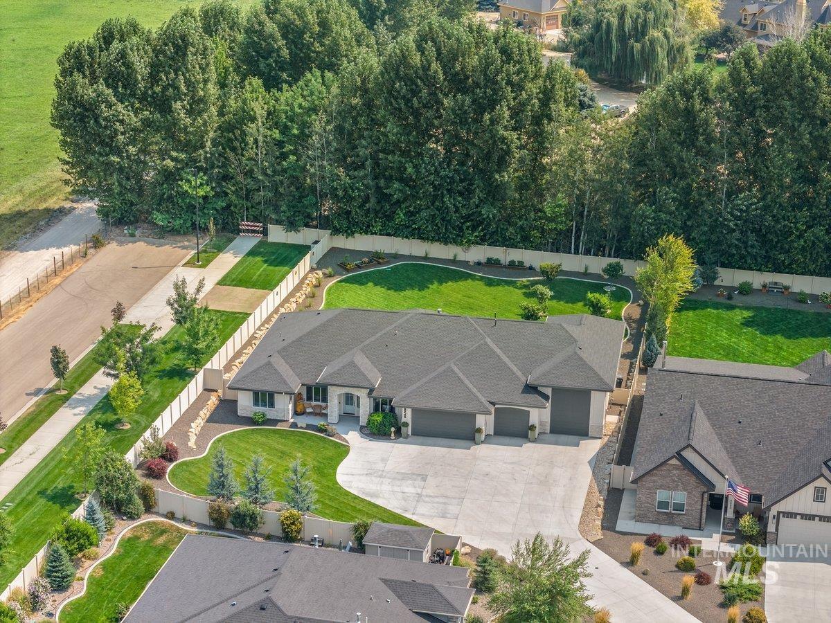8858 S Fuego, Kuna, Idaho 83634, 4 Bedrooms, 3.5 Bathrooms, Residential For Sale, Price $995,900,MLS 98997393