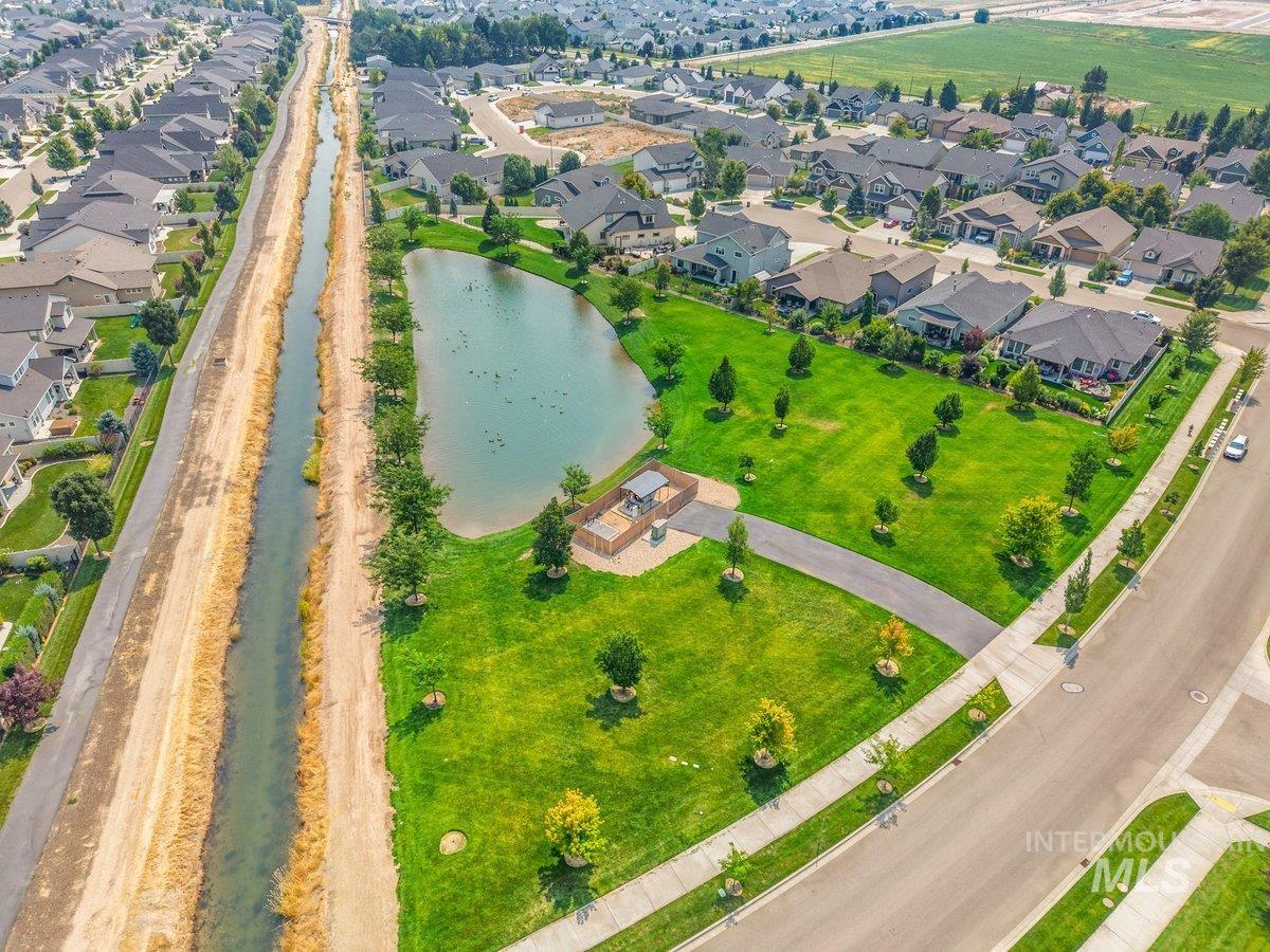8858 S Fuego, Kuna, Idaho 83634, 4 Bedrooms, 3.5 Bathrooms, Residential For Sale, Price $995,900,MLS 98997393