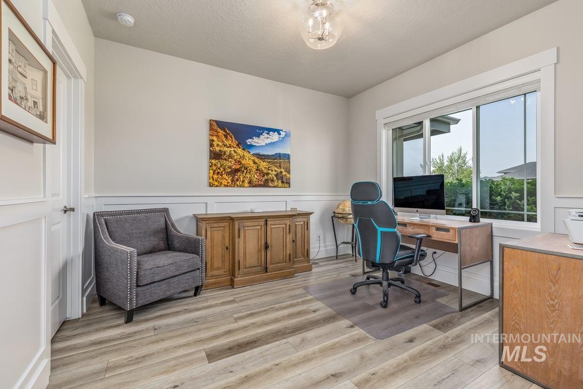 8858 S Fuego, Kuna, Idaho 83634, 4 Bedrooms, 3.5 Bathrooms, Residential For Sale, Price $995,900,MLS 98997393