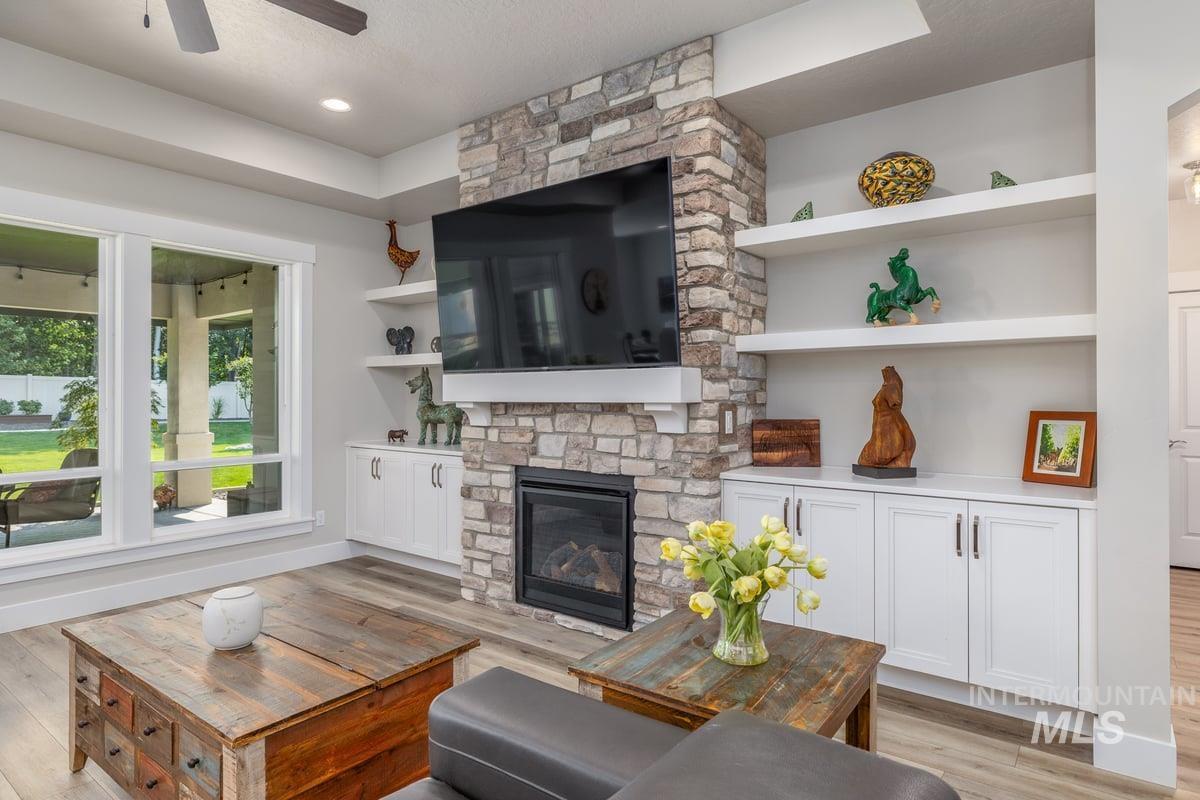 8858 S Fuego, Kuna, Idaho 83634, 4 Bedrooms, 3.5 Bathrooms, Residential For Sale, Price $995,900,MLS 98997393