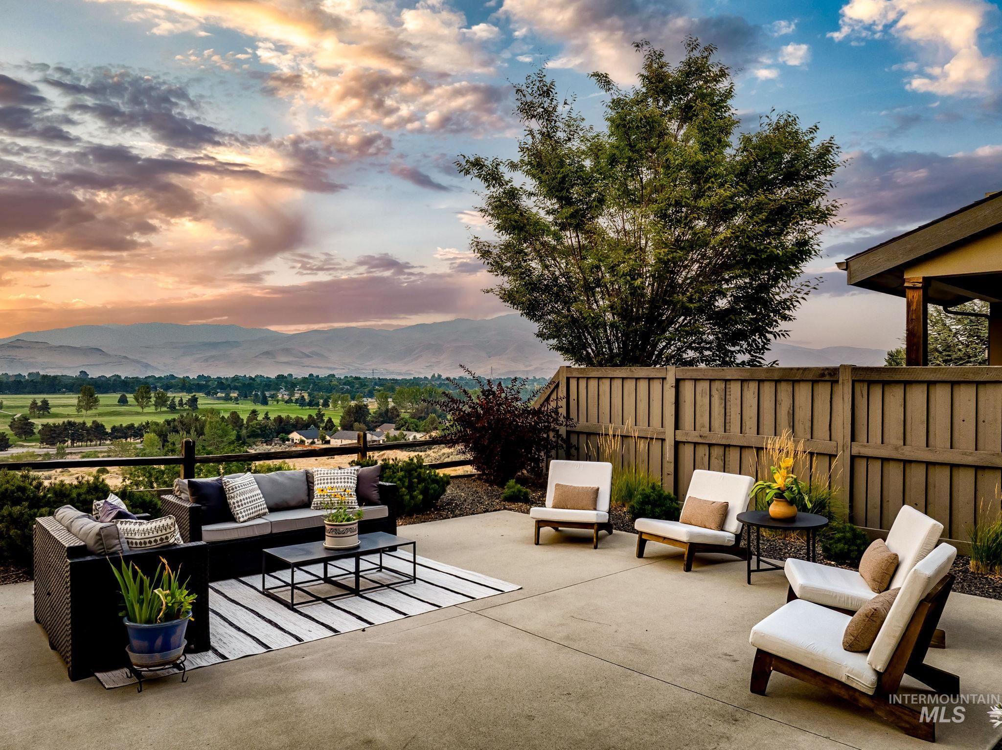 2948 E Heartleaf Ln, Boise, Idaho 83716, 3 Bedrooms, 3 Bathrooms, Residential For Sale, Price $814,900,MLS 98997394