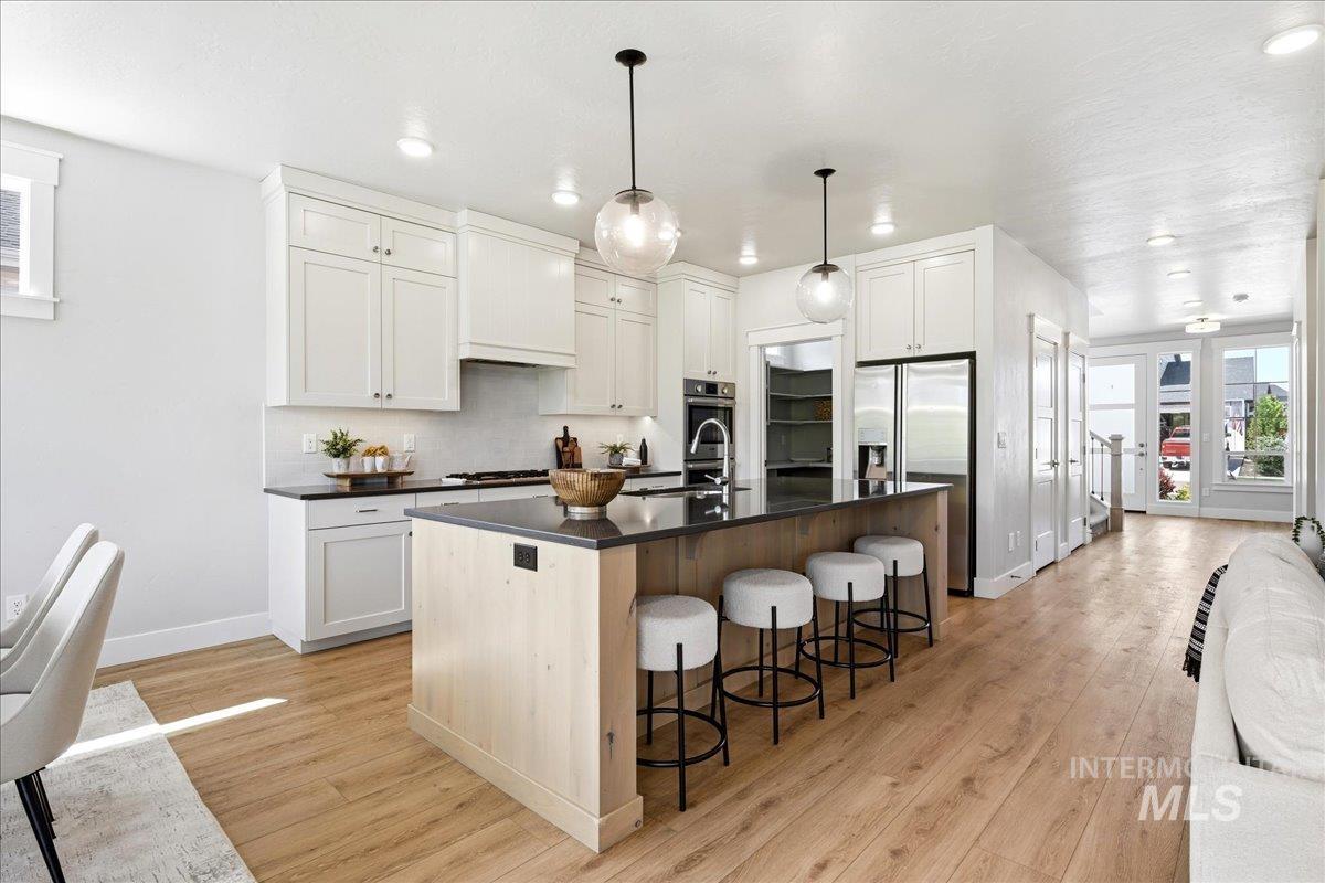 2374 S Pelion Way, Nampa, Idaho 83686, 4 Bedrooms, 2.5 Bathrooms, Residential For Sale, Price $754,900,MLS 98997397