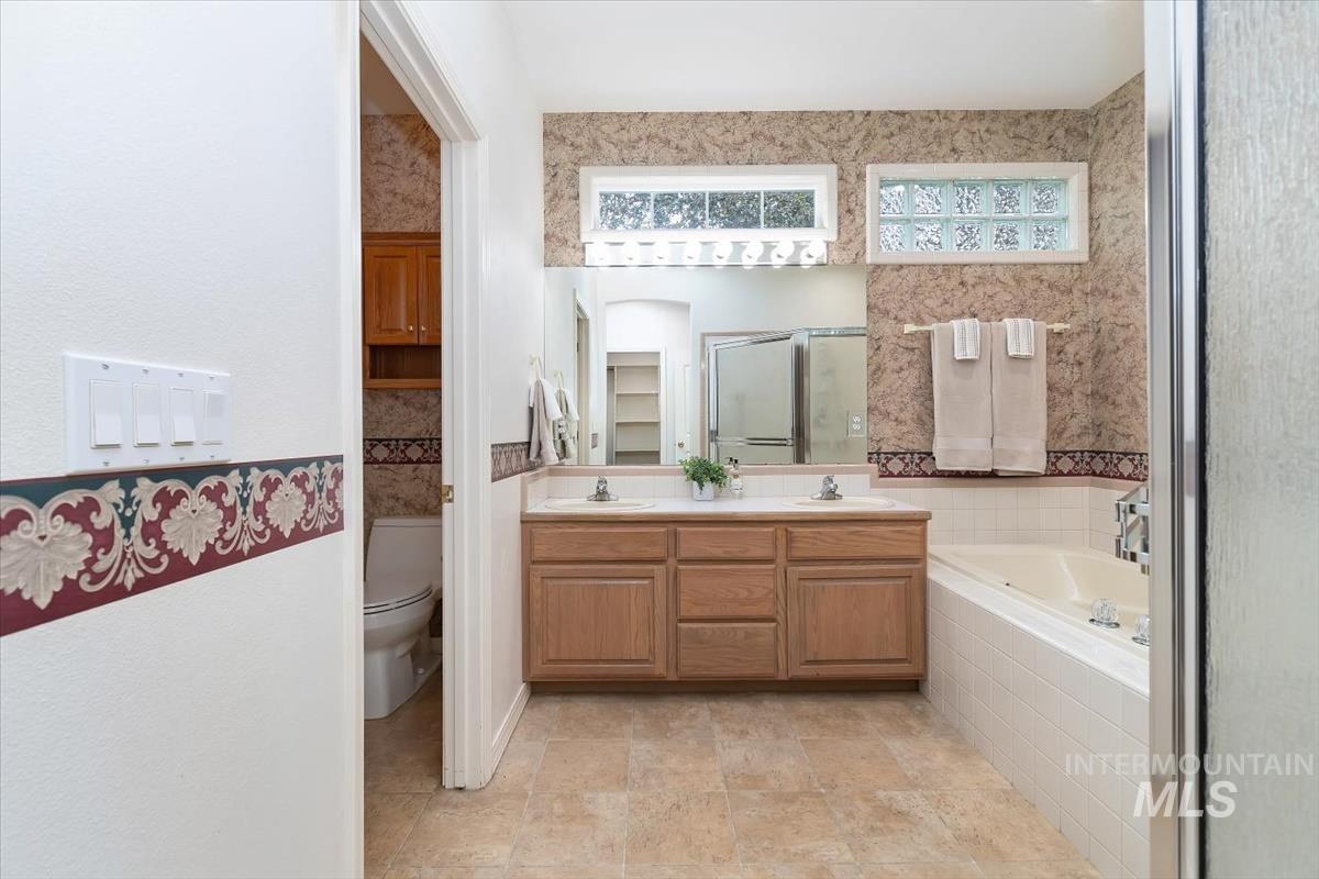 1213 N Faldo Way, Eagle, Idaho 83616, 3 Bedrooms, 2 Bathrooms, Residential For Sale, Price $565,000,MLS 98997398