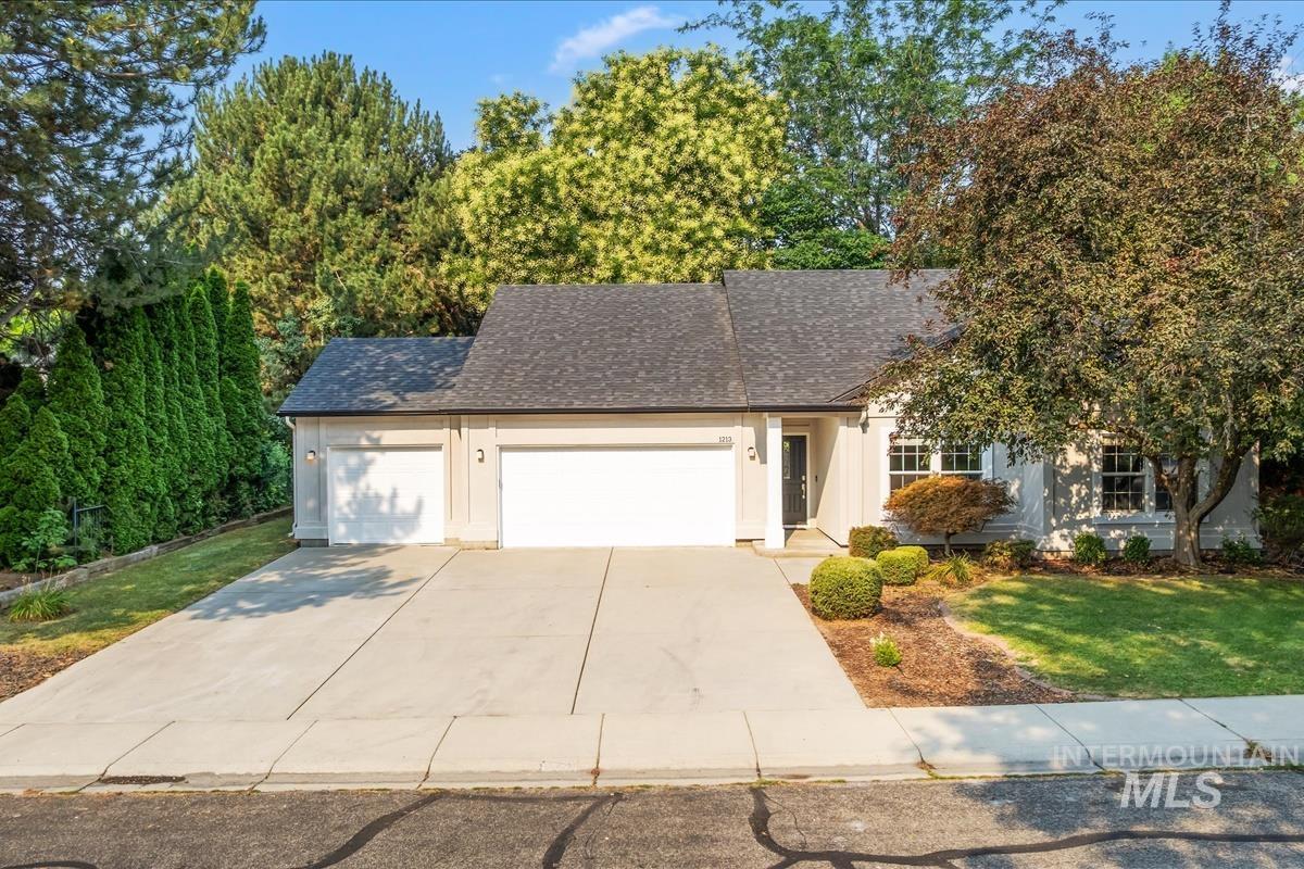 1213 N Faldo Way, Eagle, Idaho 83616, 3 Bedrooms, 2 Bathrooms, Residential For Sale, Price $565,000,MLS 98997398