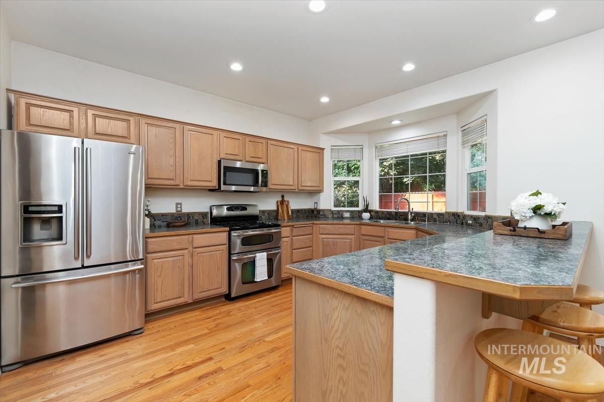 1213 N Faldo Way, Eagle, Idaho 83616, 3 Bedrooms, 2 Bathrooms, Residential For Sale, Price $565,000,MLS 98997398