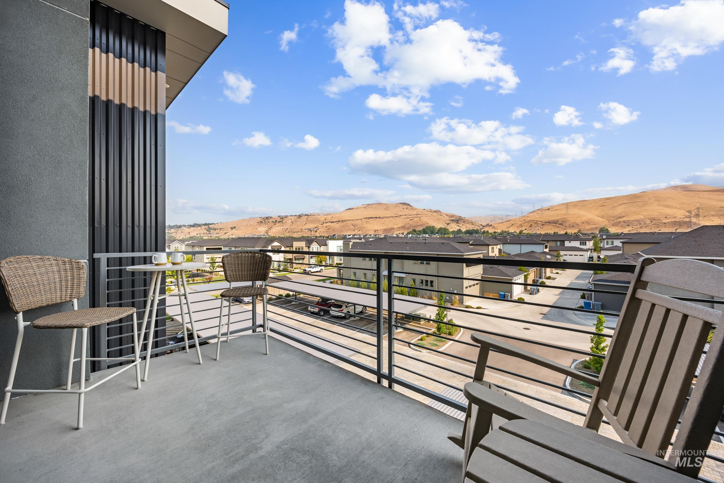 4340 E Haystack St, Boise, Idaho 83716, 2 Bedrooms, 2 Bathrooms, Residential For Sale, Price $534,900,MLS 98997400